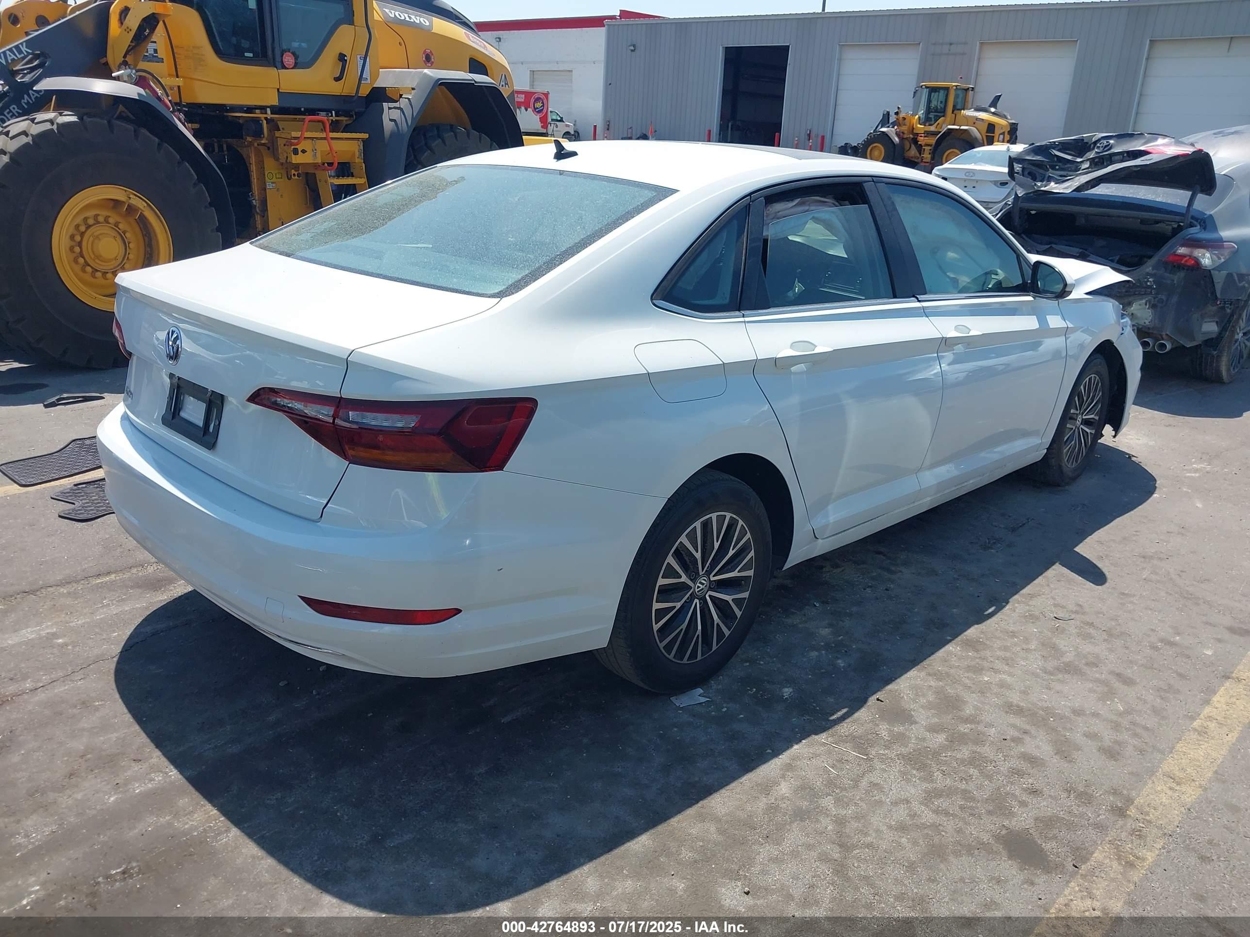 VOLKSWAGEN JETTA image 4