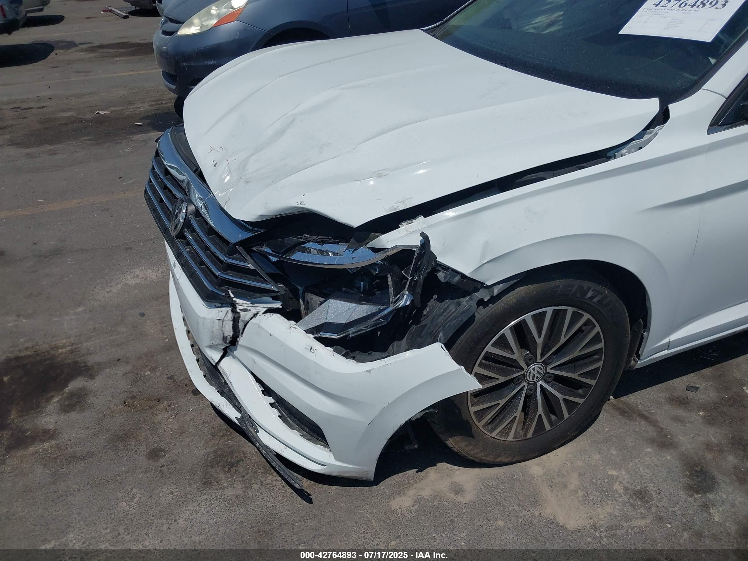 VOLKSWAGEN JETTA image 6