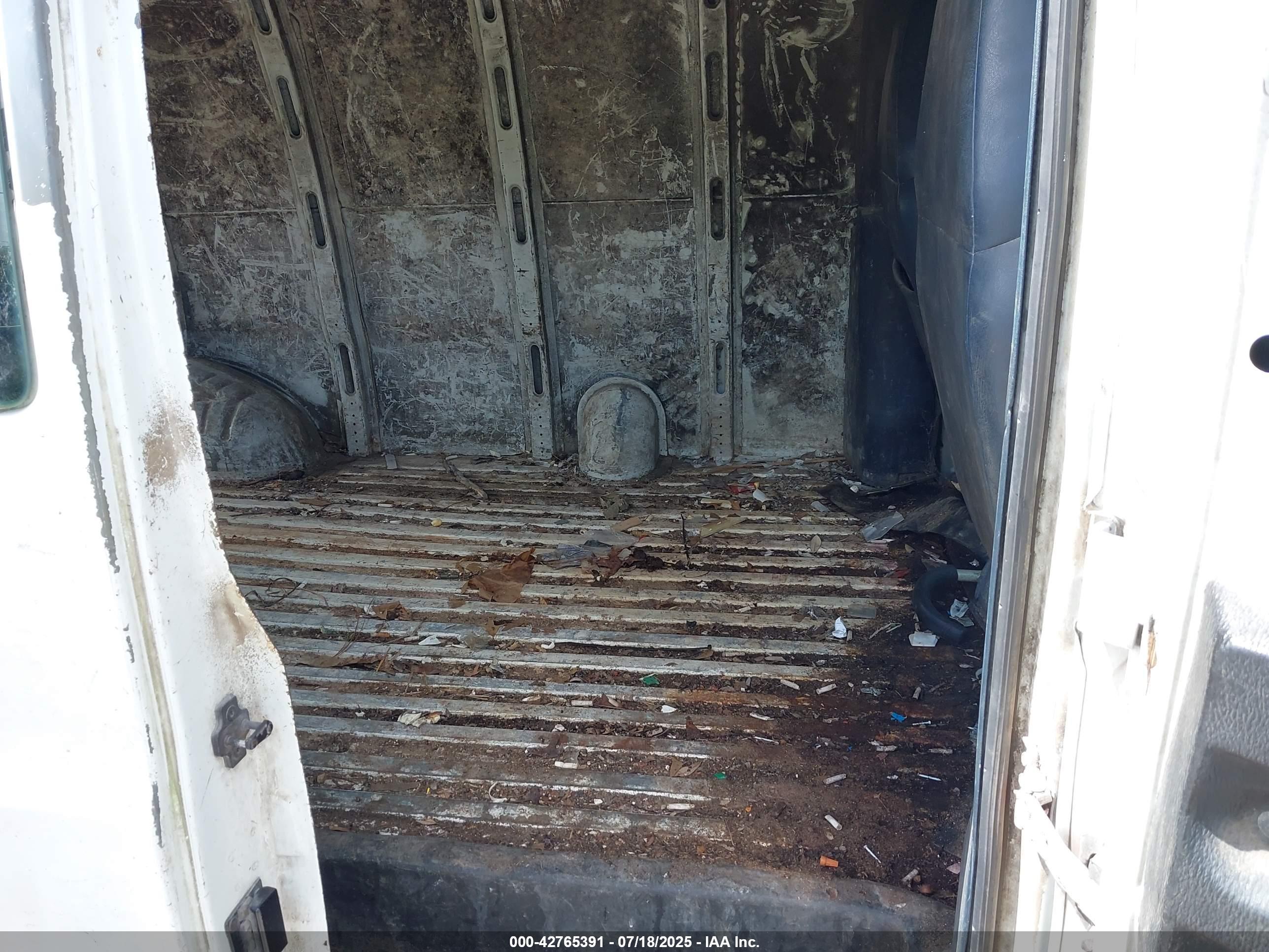 CHEVROLET EXPRESS image 8