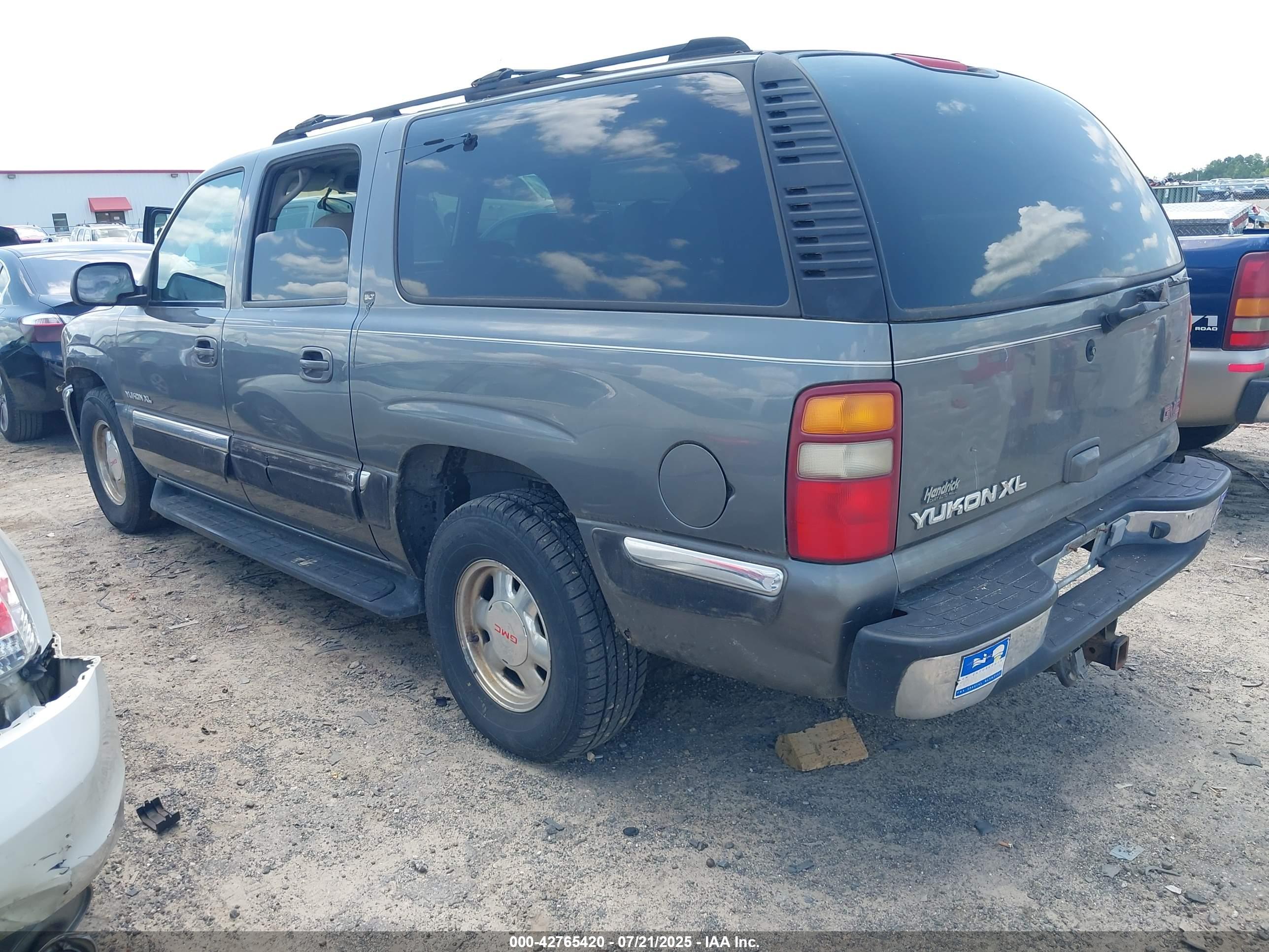 GMC YUKON image 3