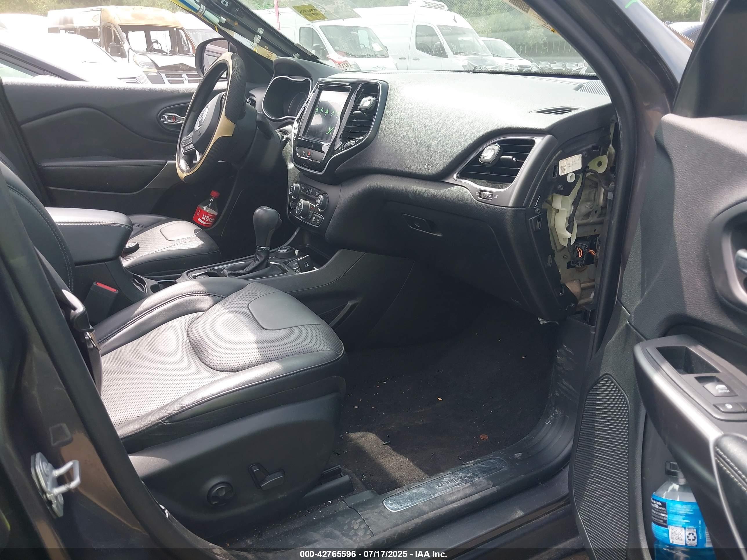 JEEP CHEROKEE image 5