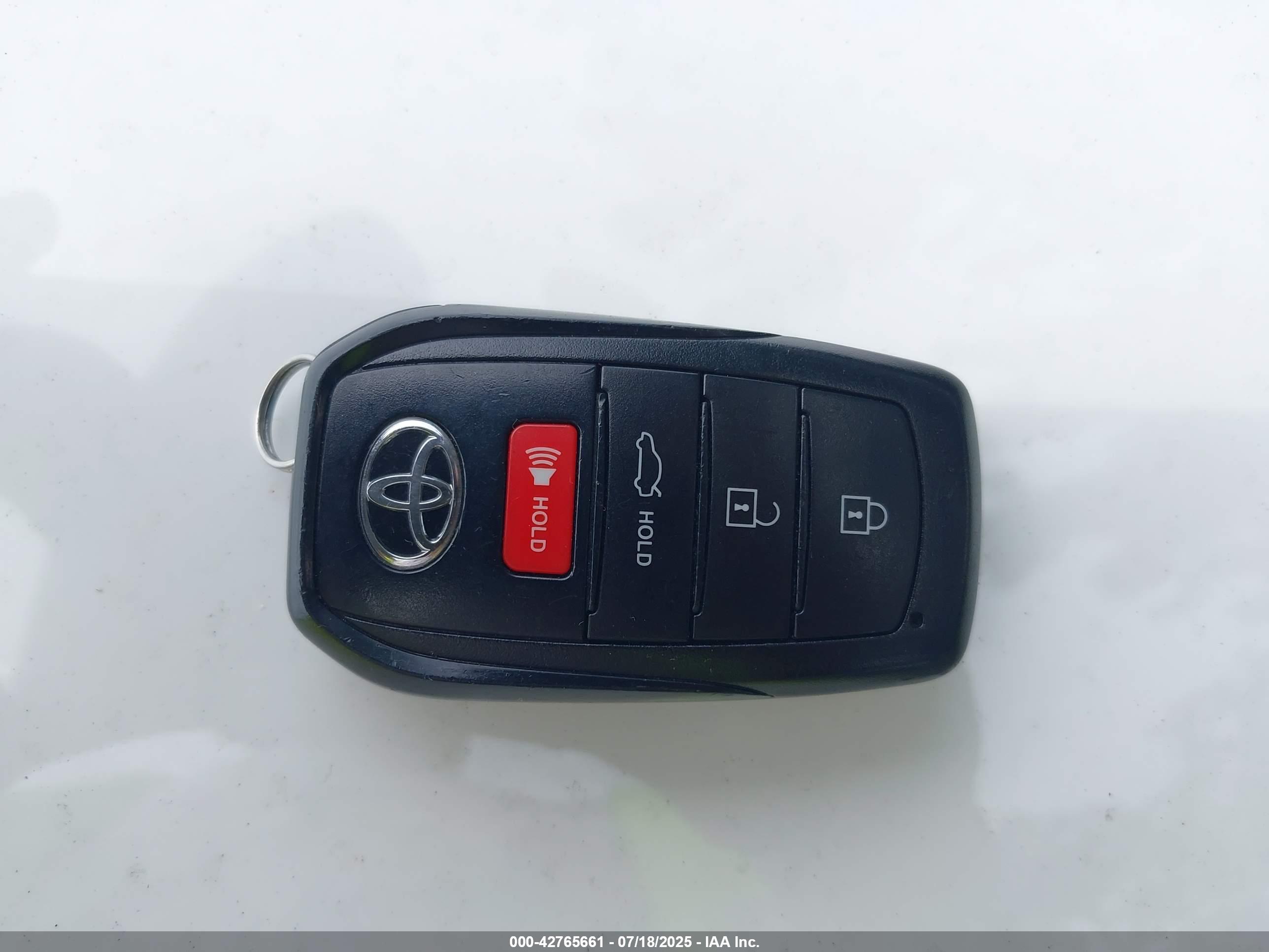 TOYOTA CAMRY image 11