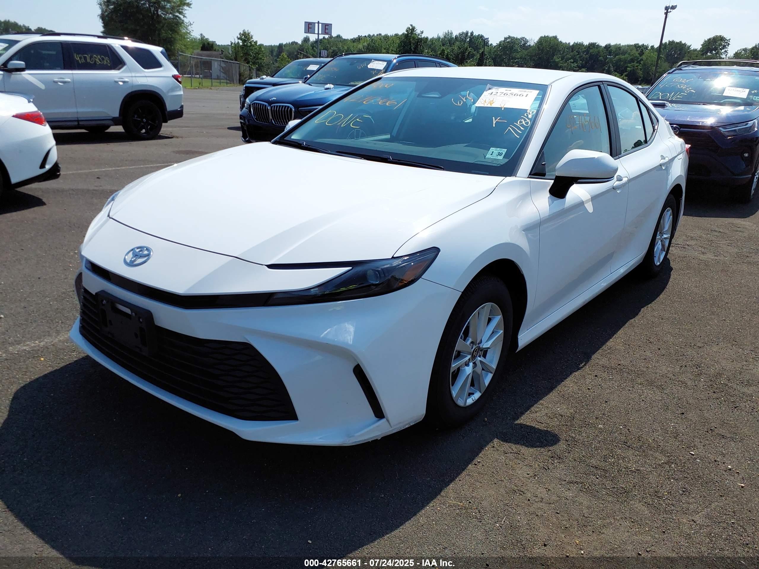 TOYOTA CAMRY image 2