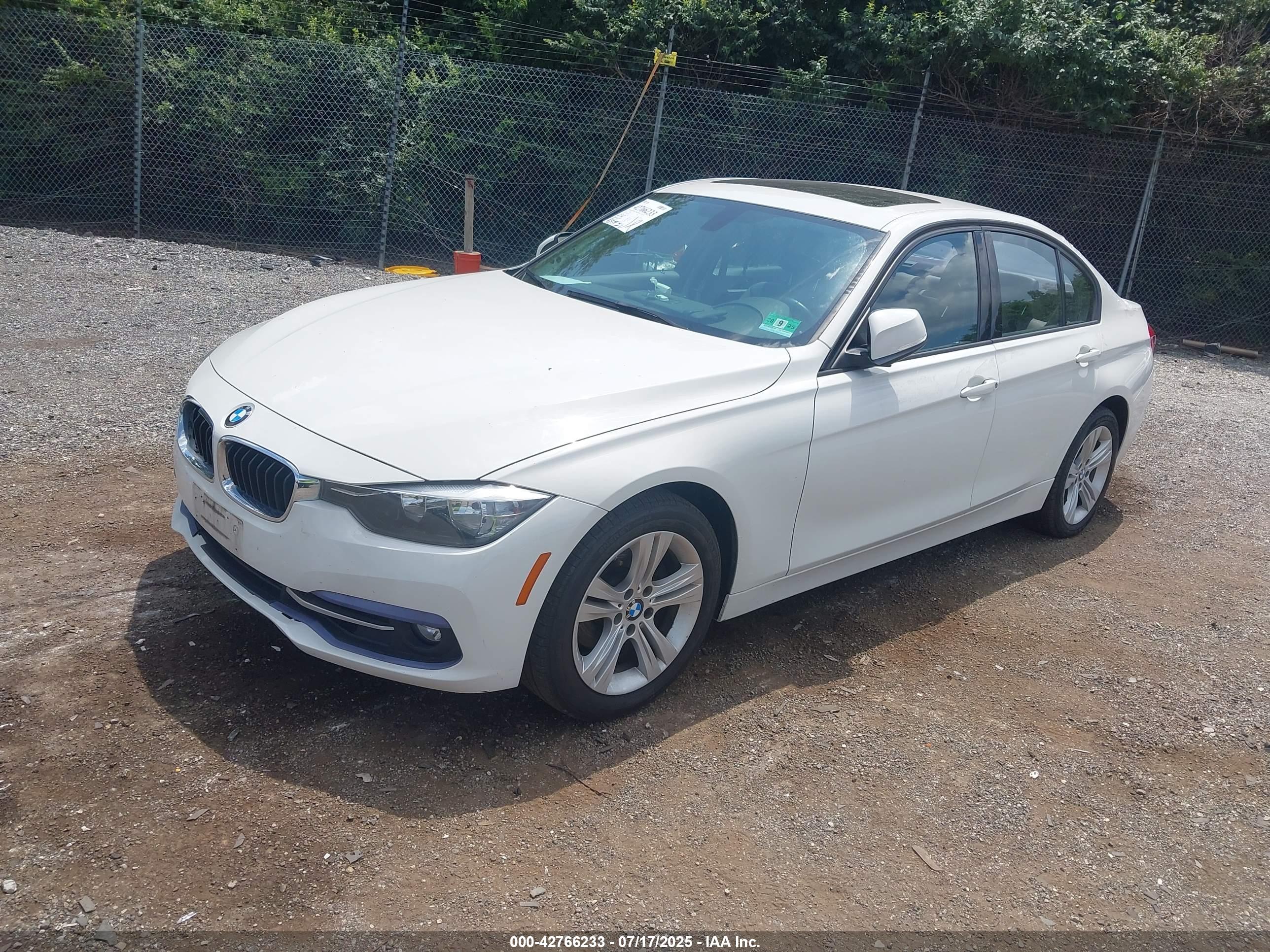 BMW 328I image 2