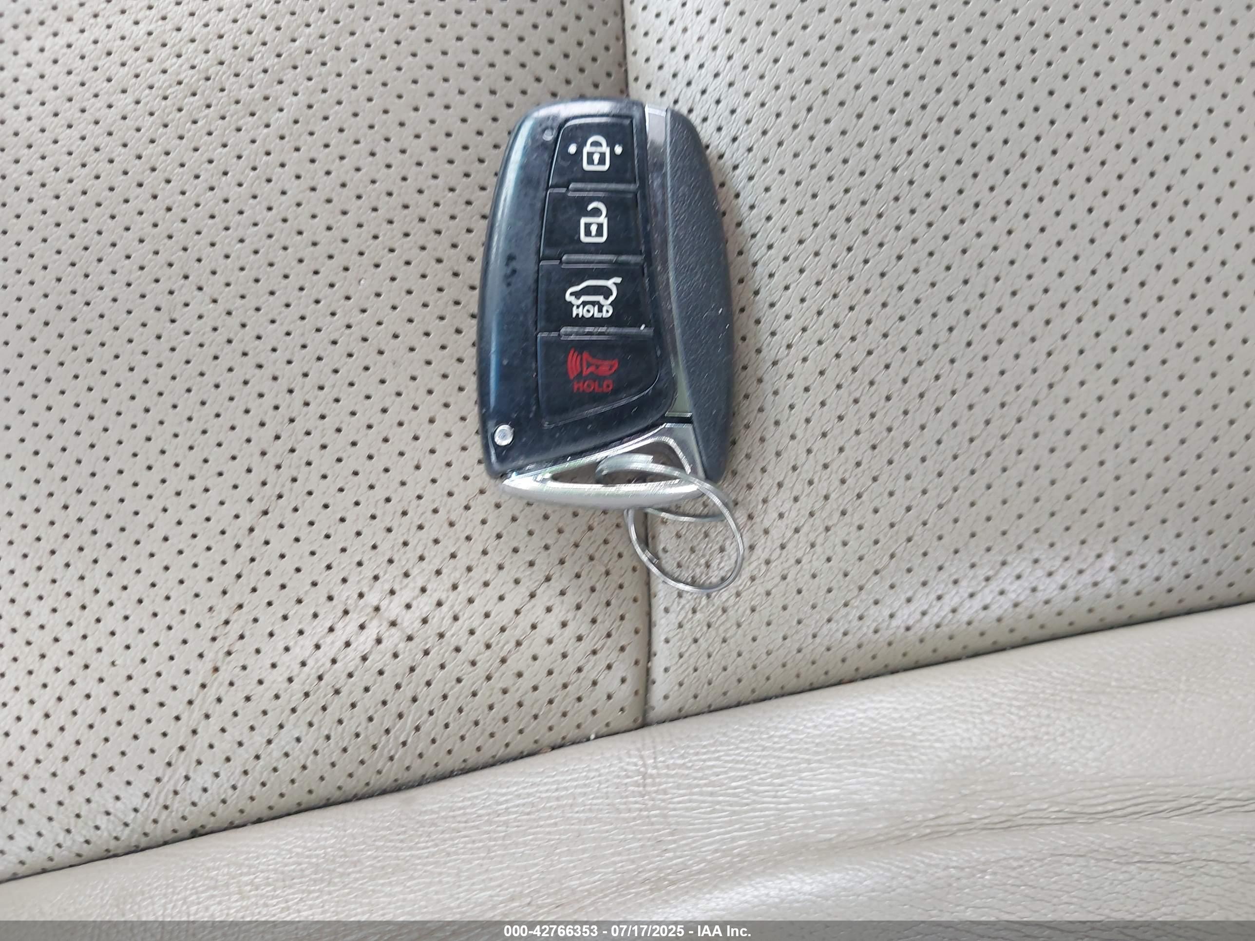 HYUNDAI SANTA image 11