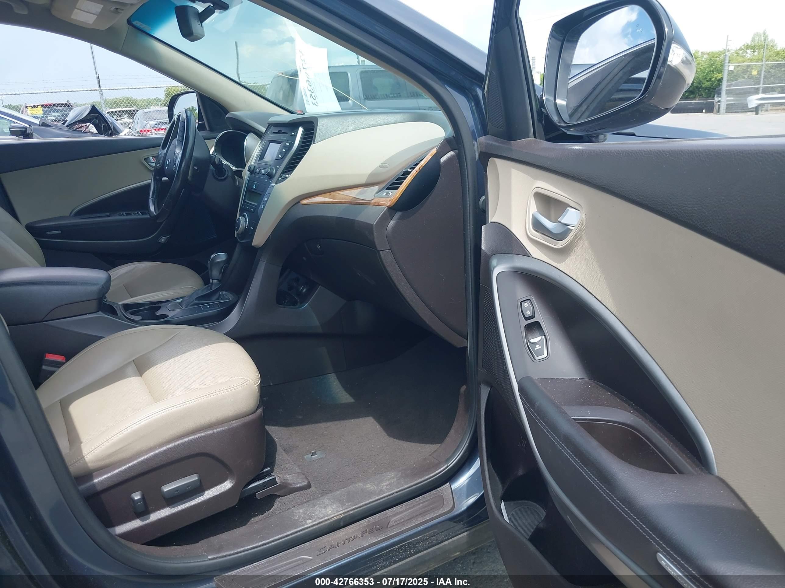 HYUNDAI SANTA image 5