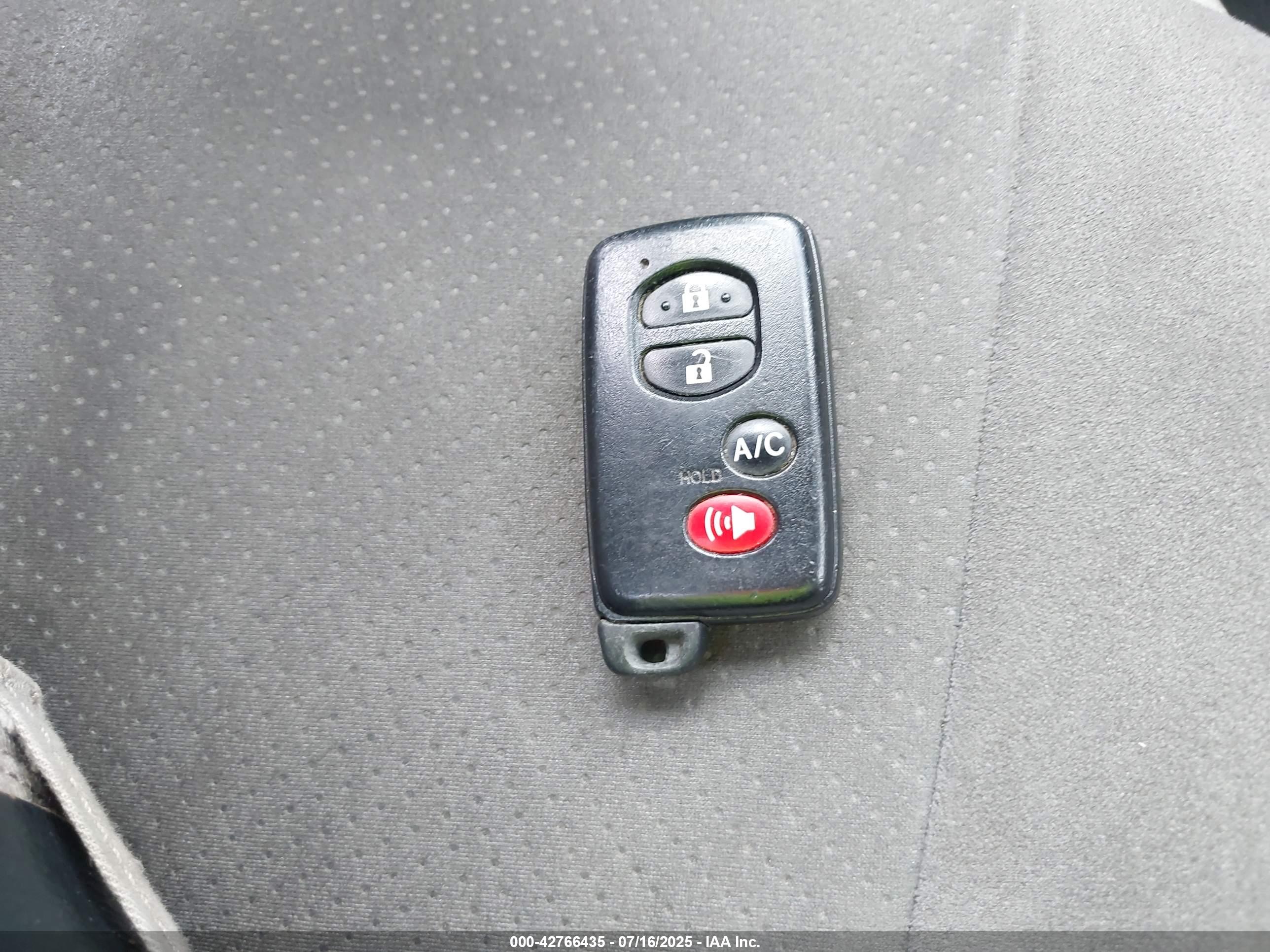 TOYOTA PRIUS image 11