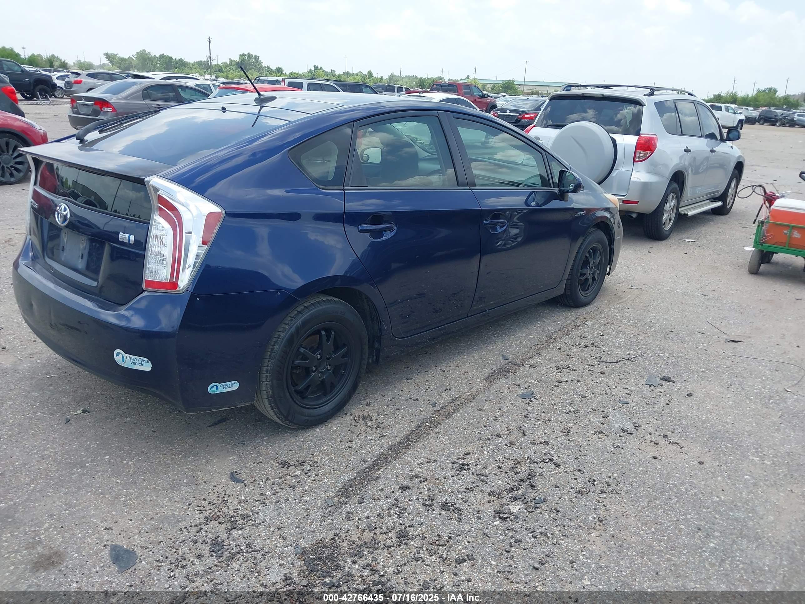 TOYOTA PRIUS image 4