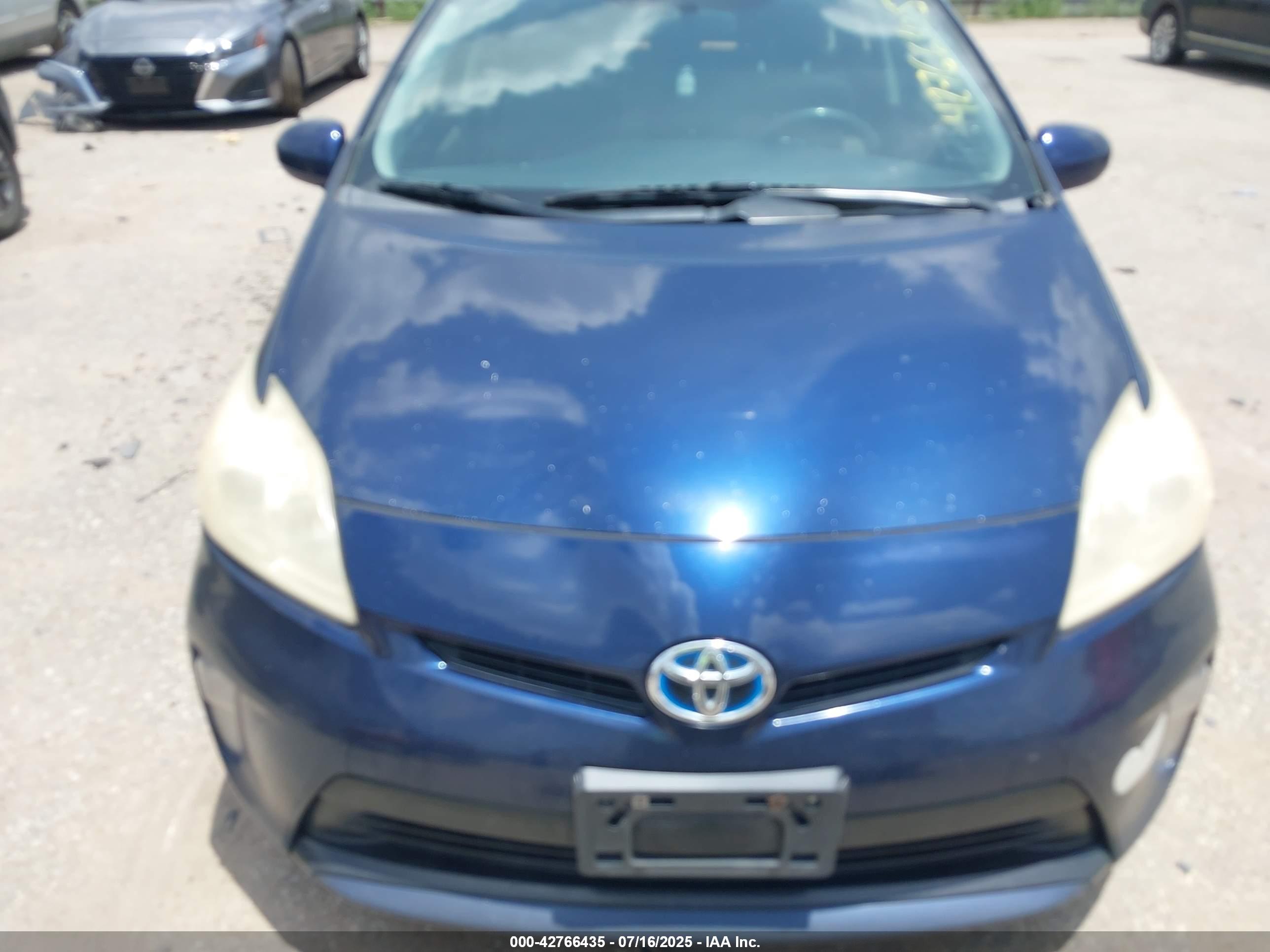 TOYOTA PRIUS image 6