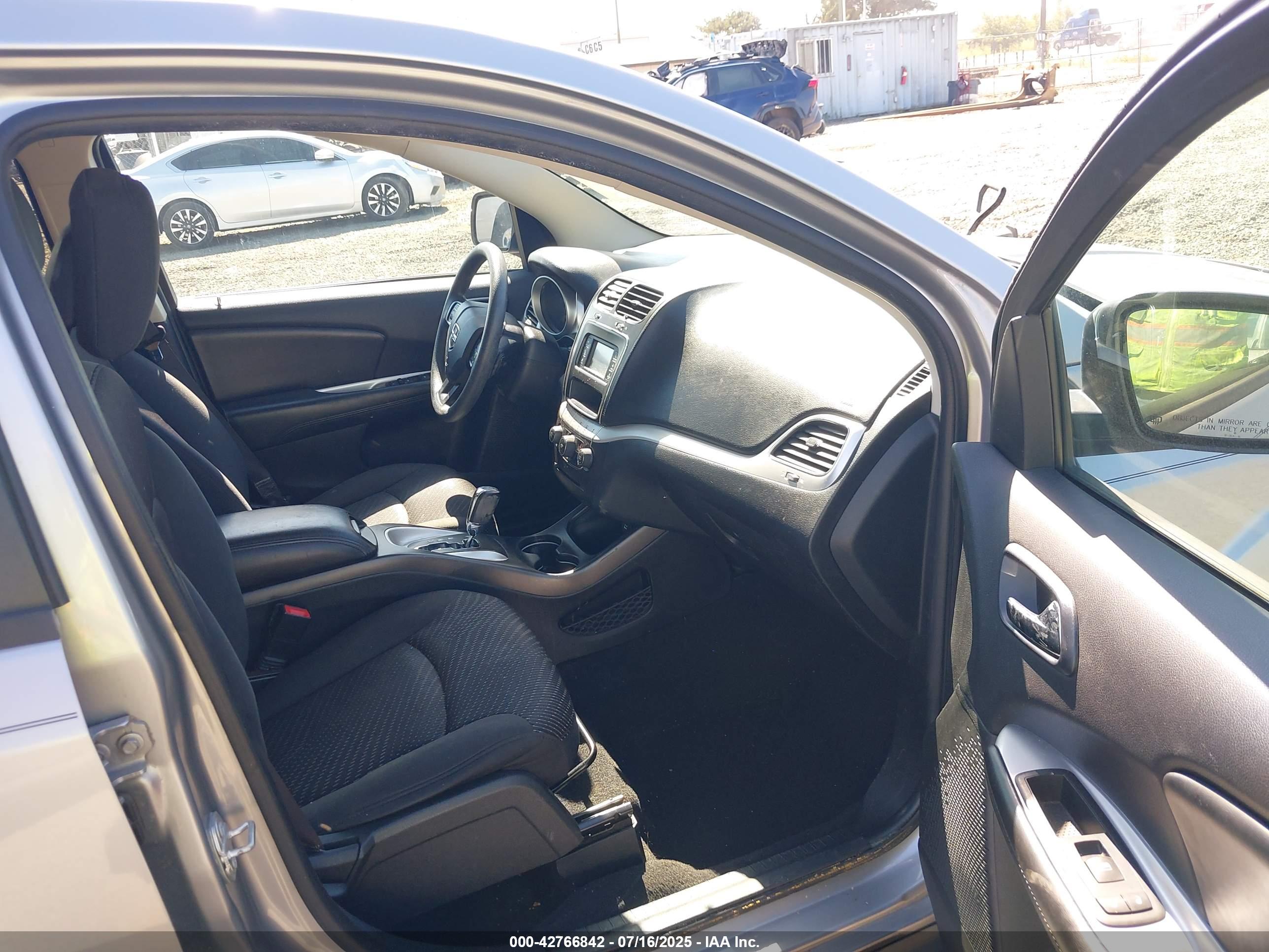 DODGE JOURNEY image 5