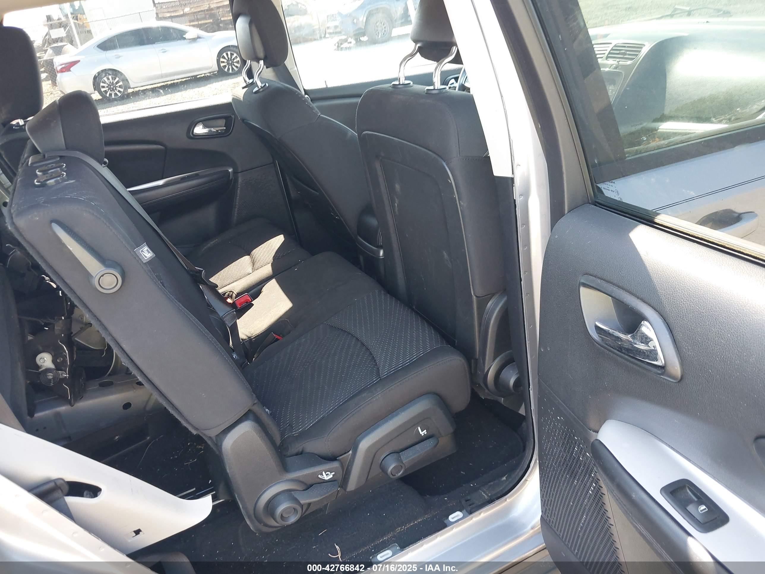DODGE JOURNEY image 8