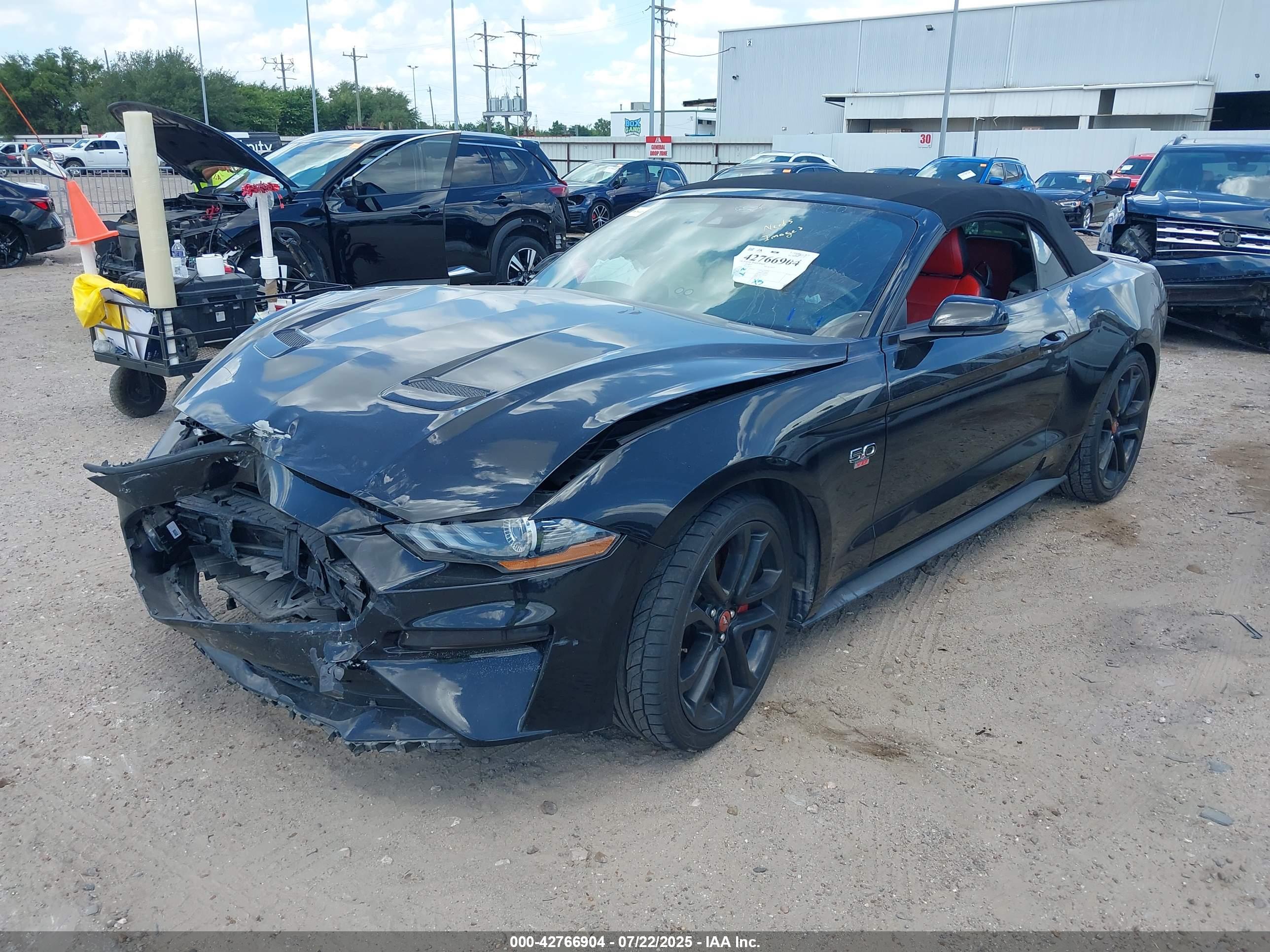 FORD MUSTANG image 2
