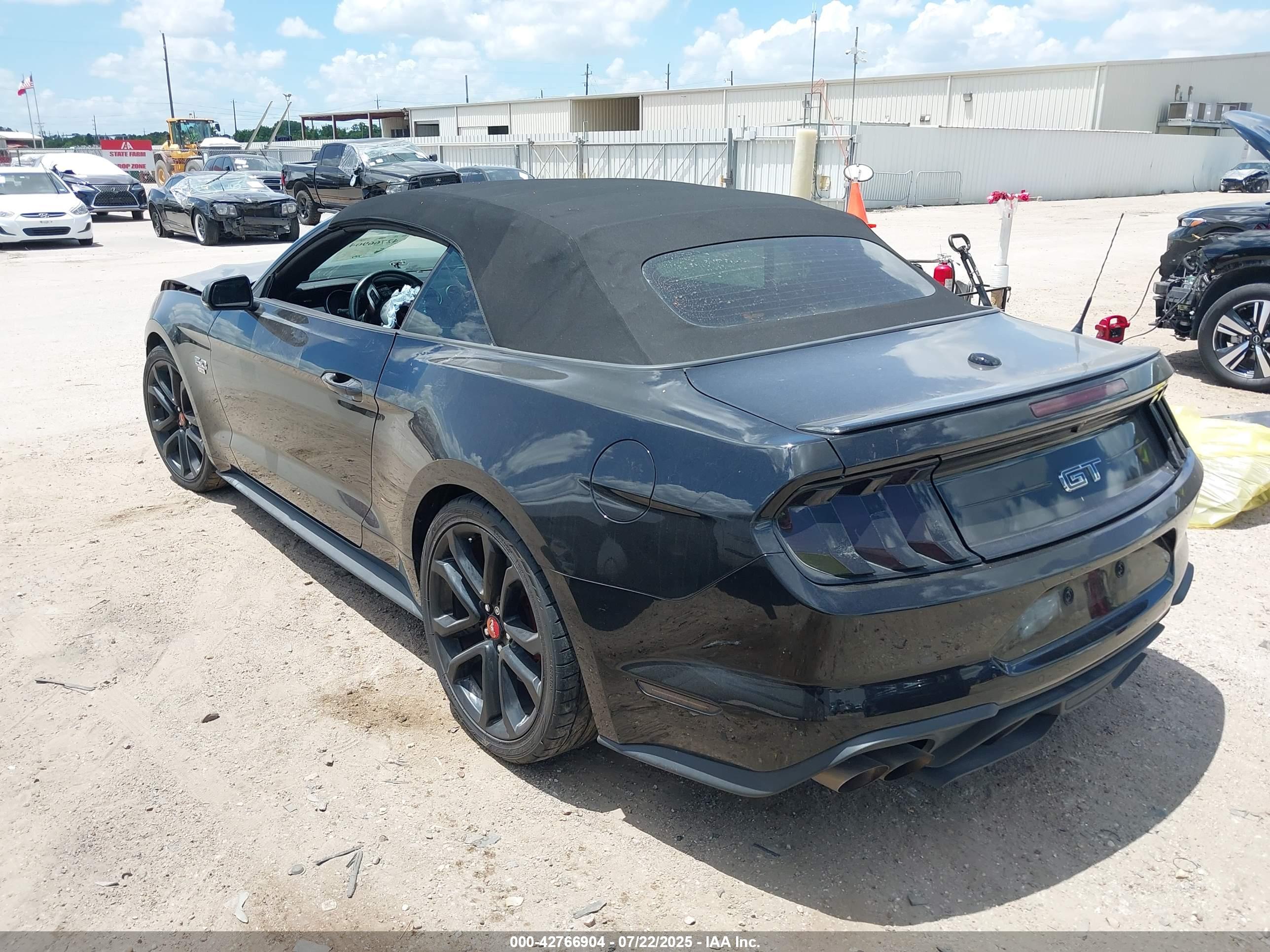 FORD MUSTANG image 3