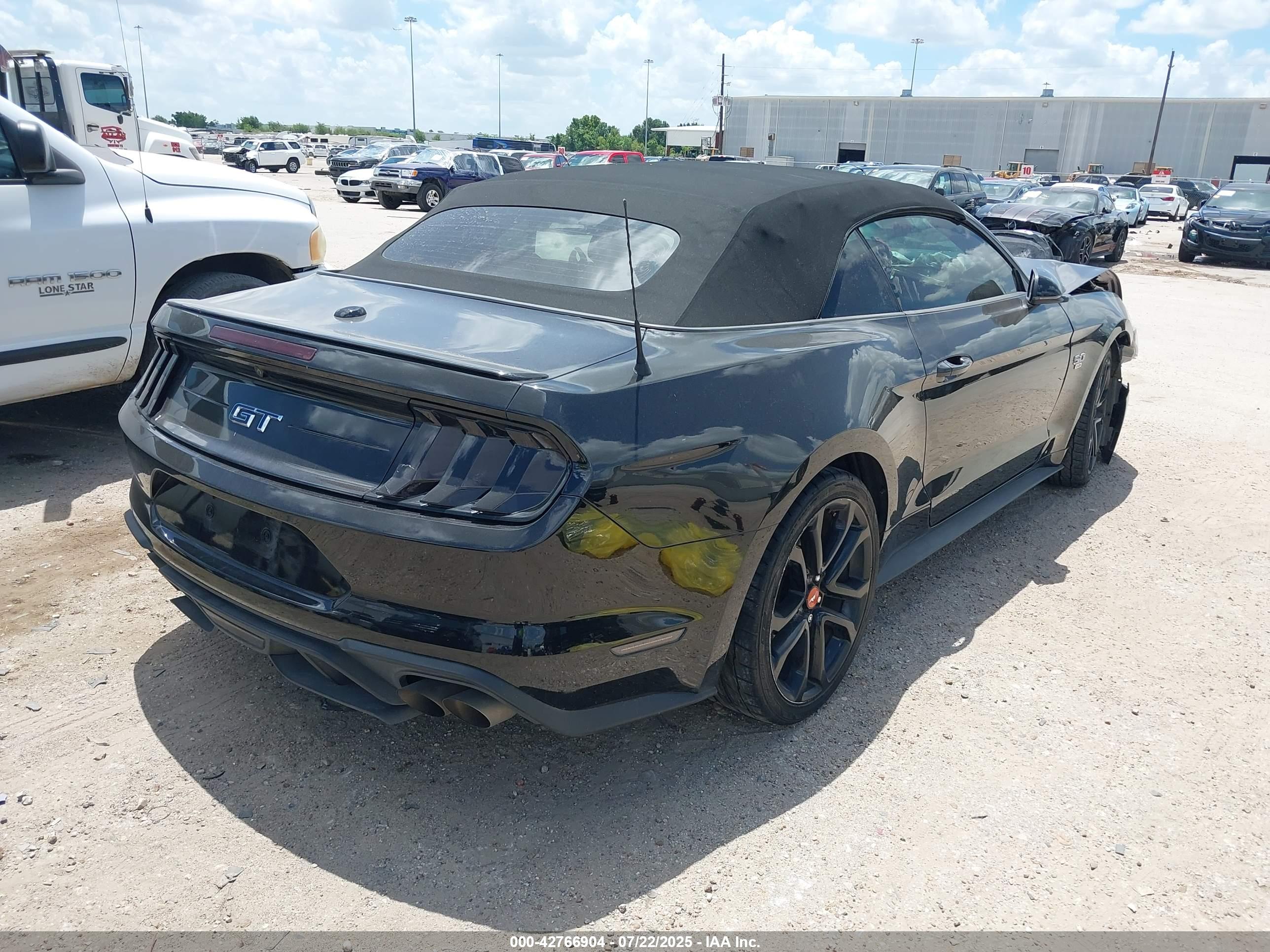 FORD MUSTANG image 4