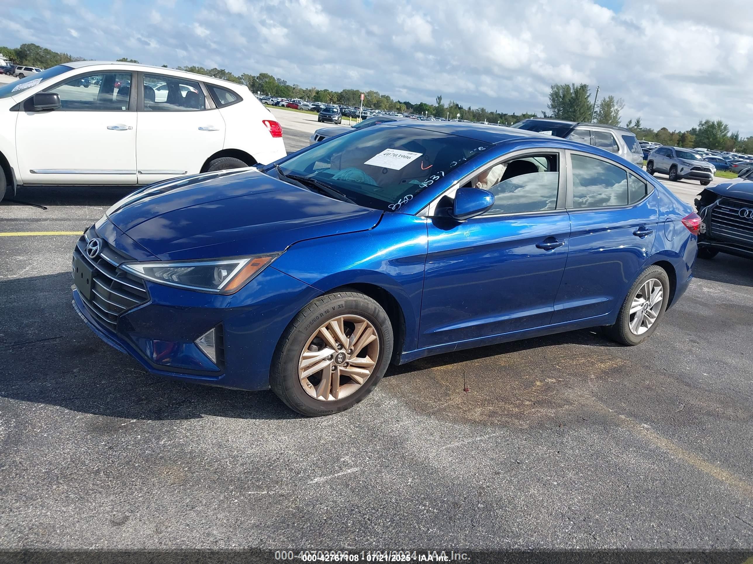 HYUNDAI ELANTRA image 2