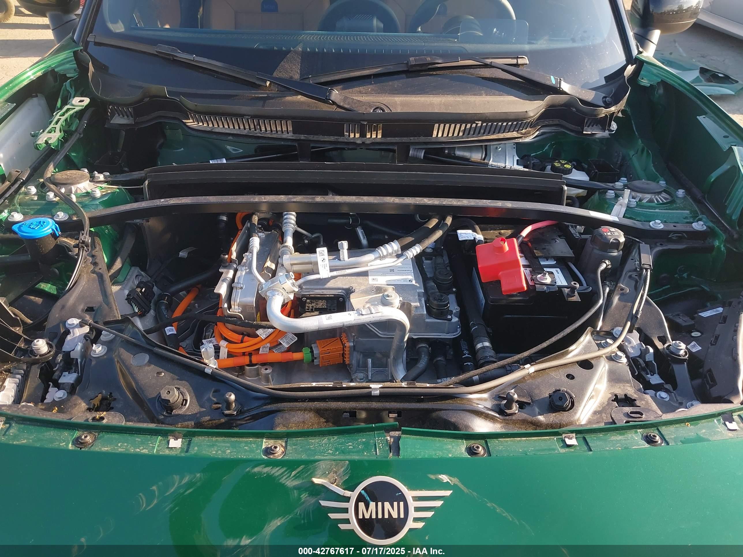 MINI SE image 10