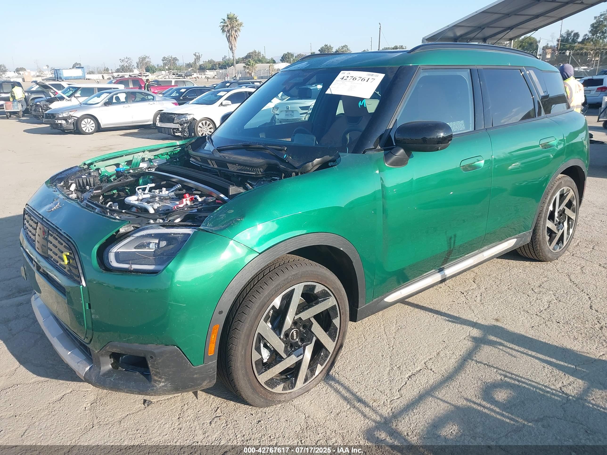 MINI SE image 2