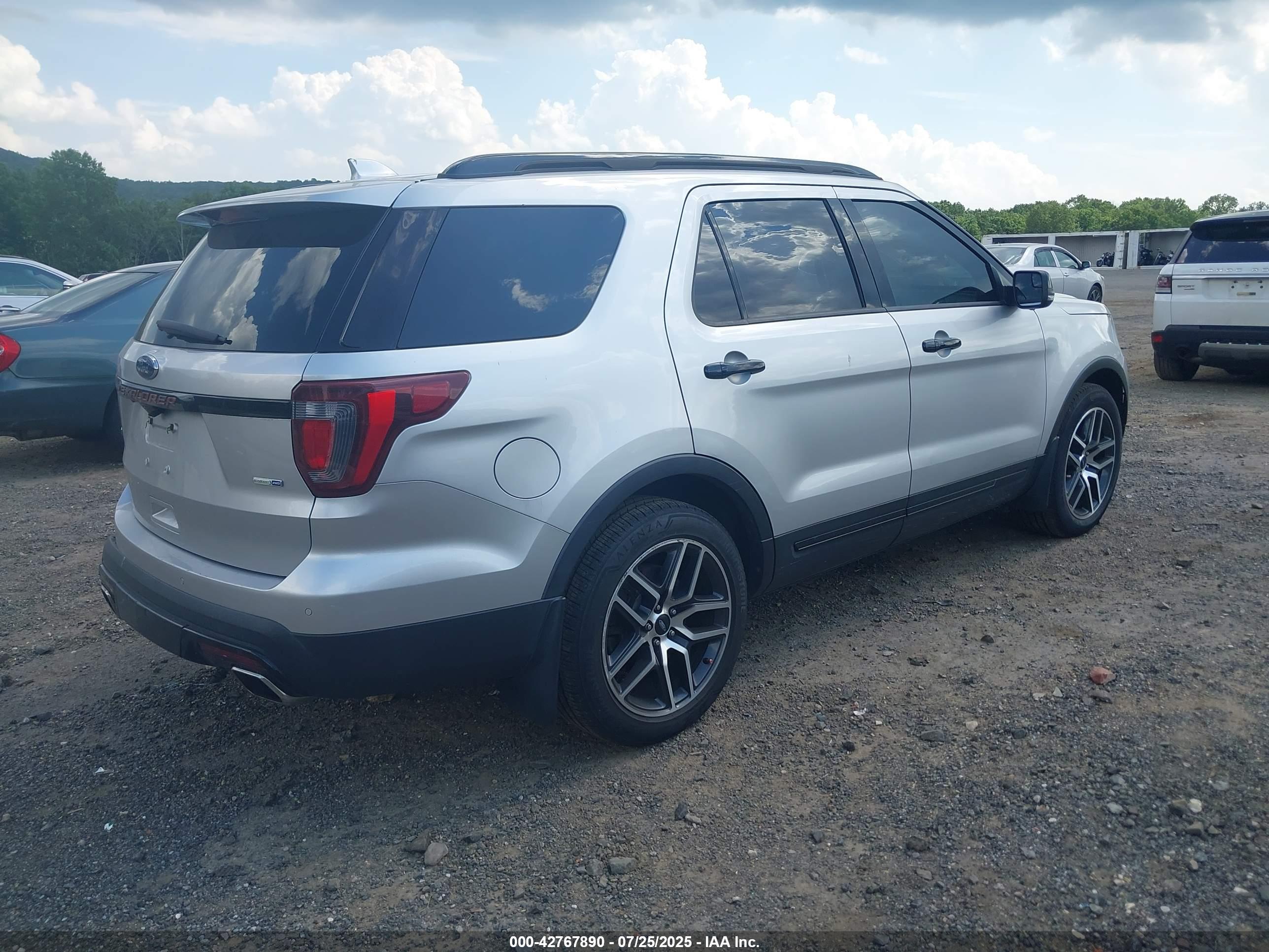 FORD EXPLORER image 4