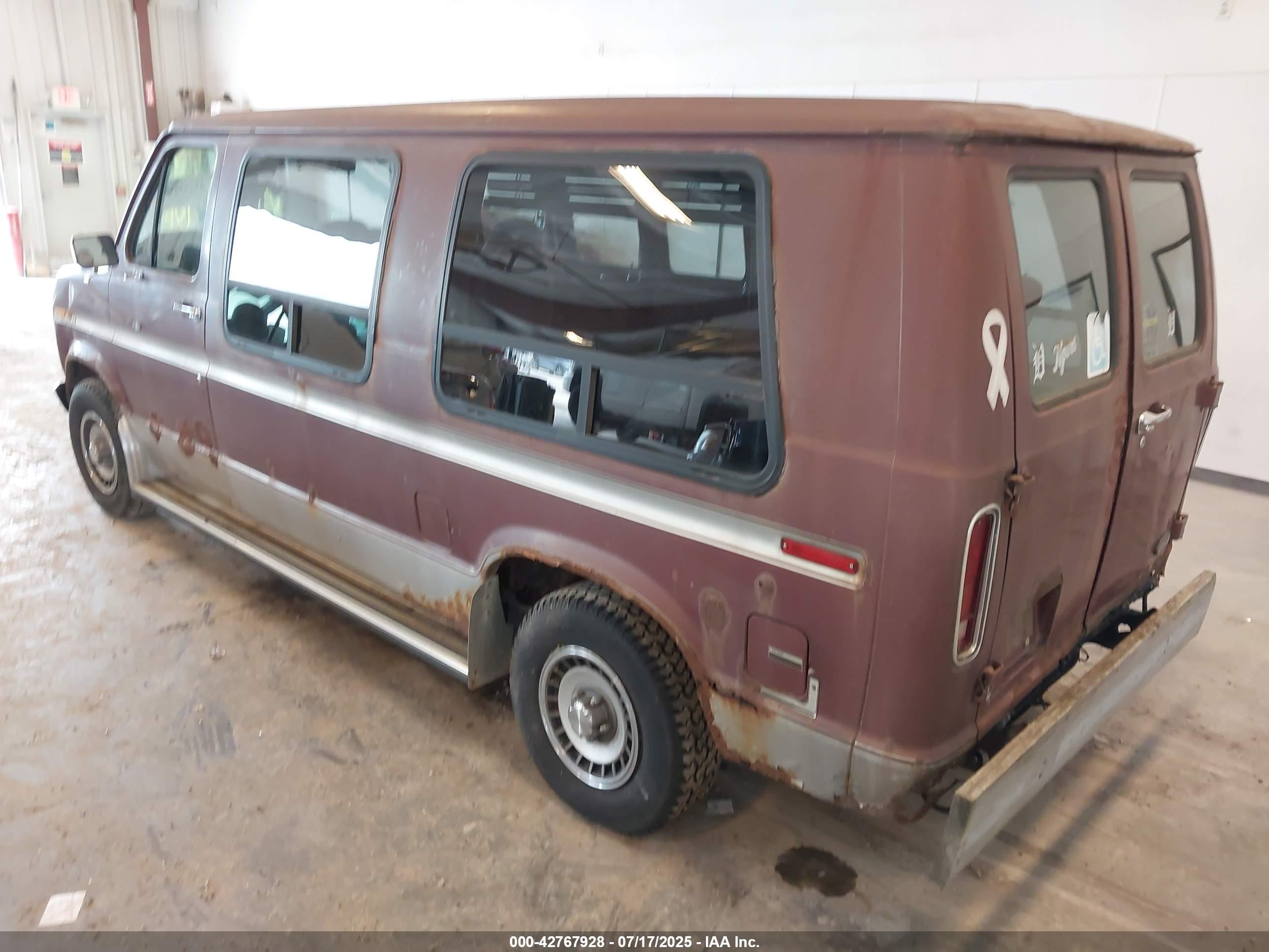FORD ECONOLINE image 3