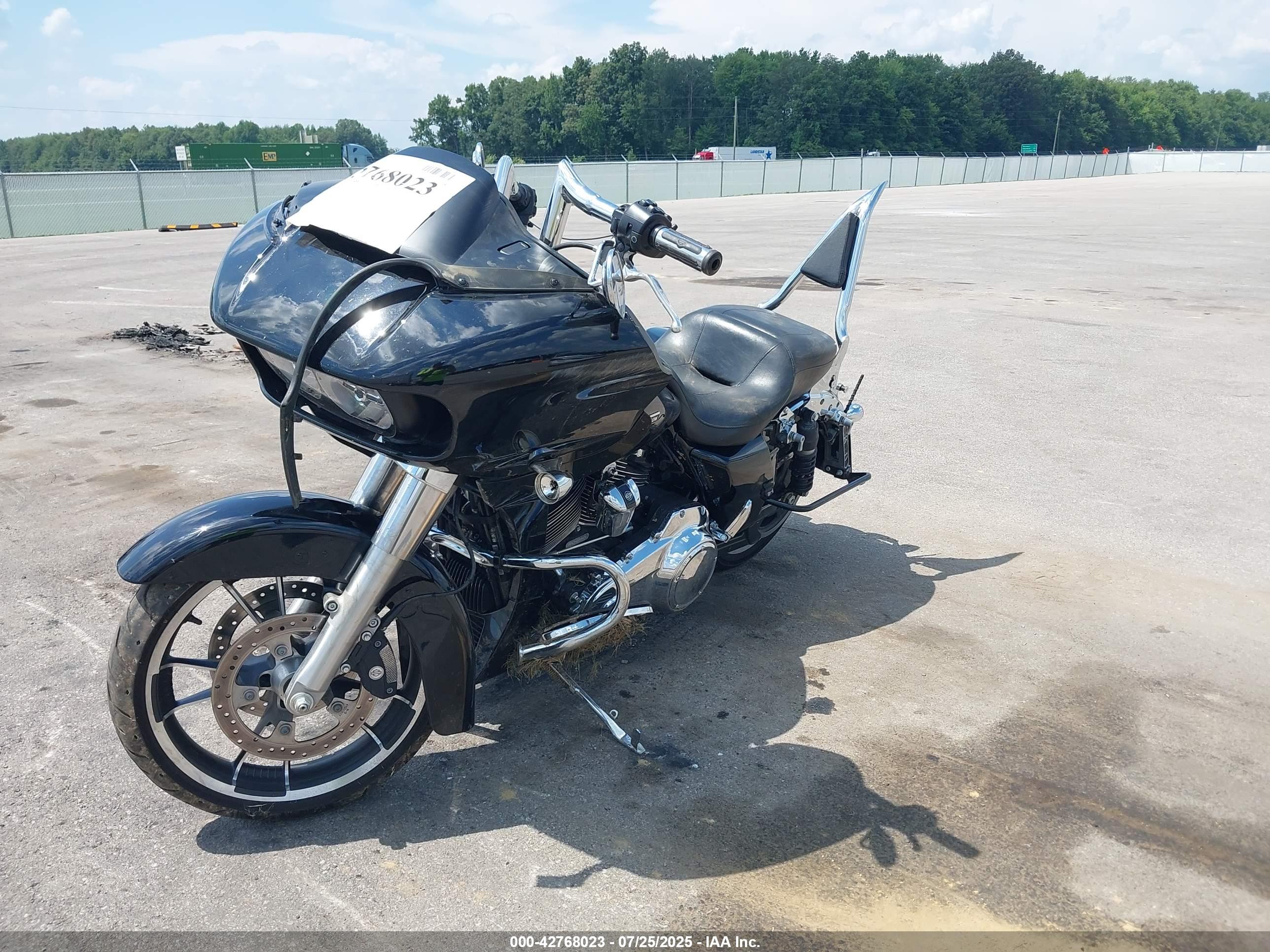 HARLEY-DAVIDSON FLTRX image 2