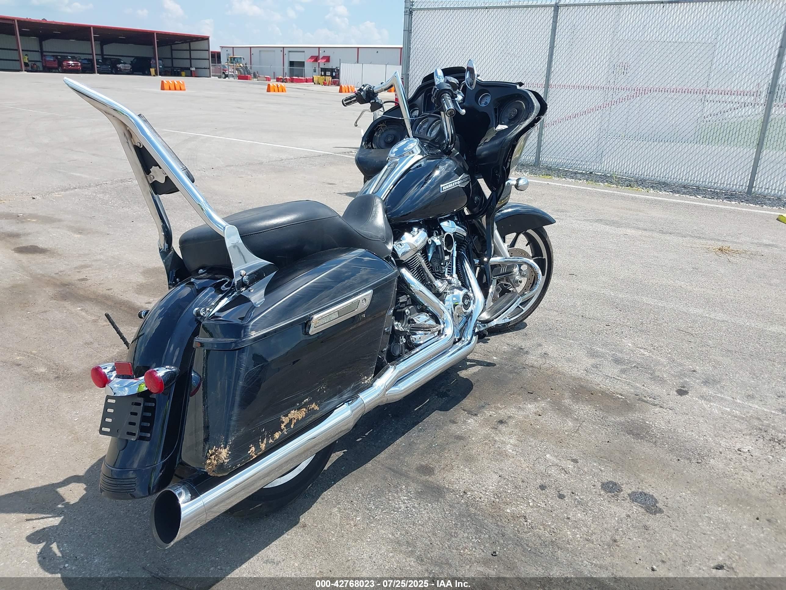 HARLEY-DAVIDSON FLTRX image 4