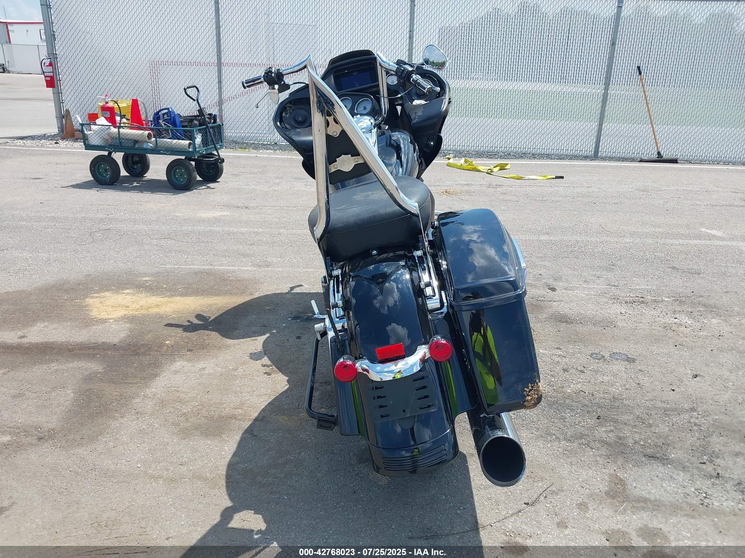 HARLEY-DAVIDSON FLTRX image 6