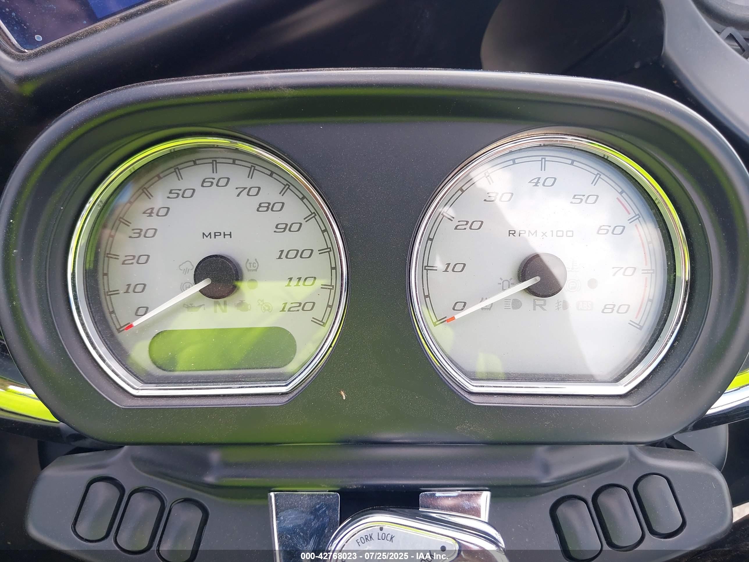 HARLEY-DAVIDSON FLTRX image 7