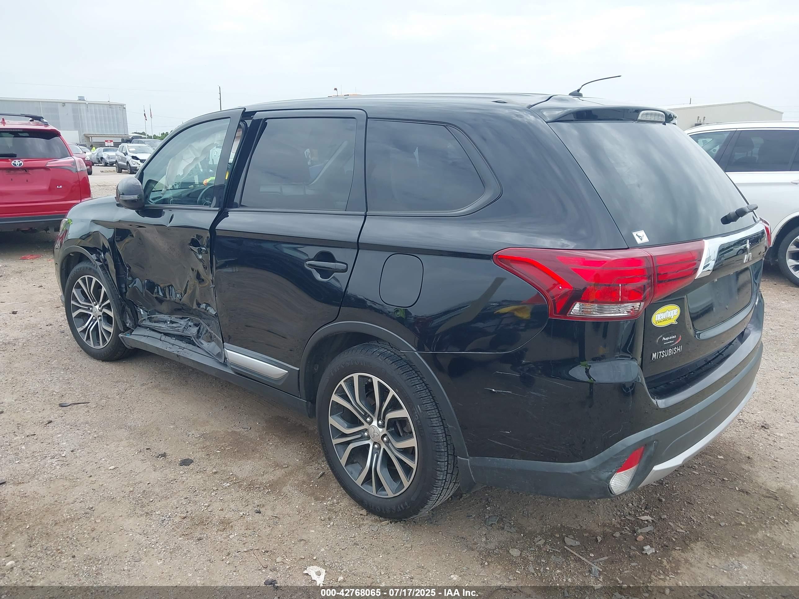 MITSUBISHI OUTLANDER image 3