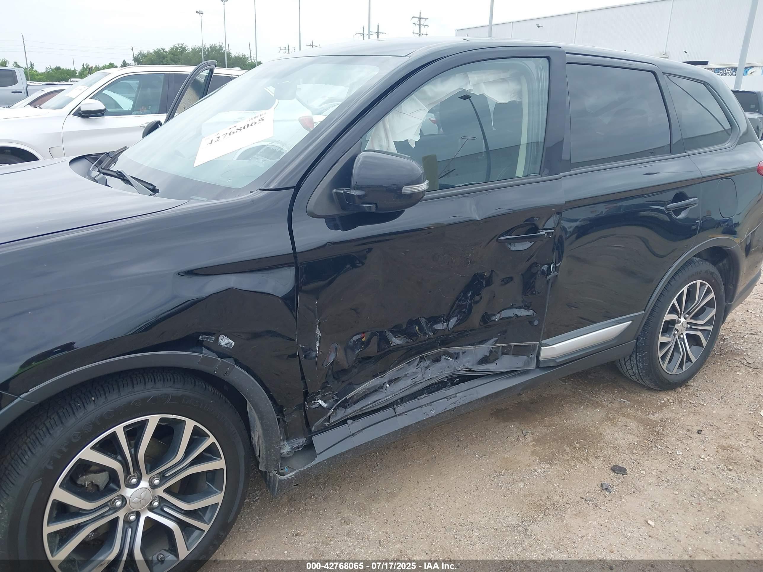 MITSUBISHI OUTLANDER image 6
