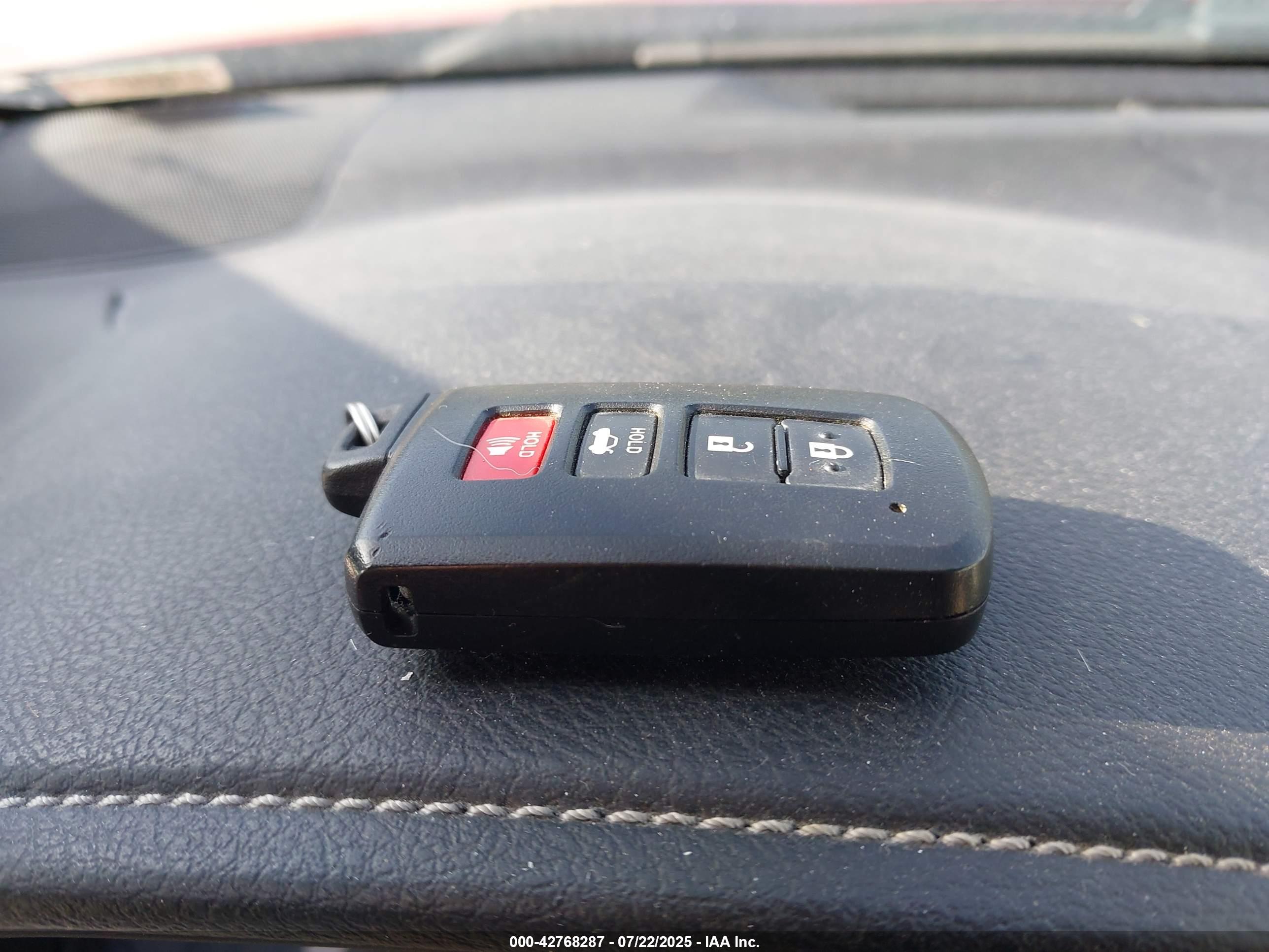 TOYOTA CAMRY image 11