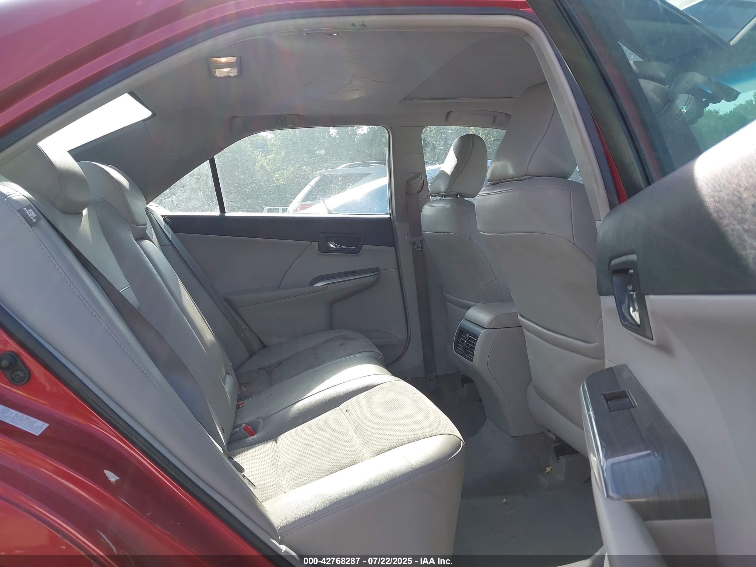 TOYOTA CAMRY image 8