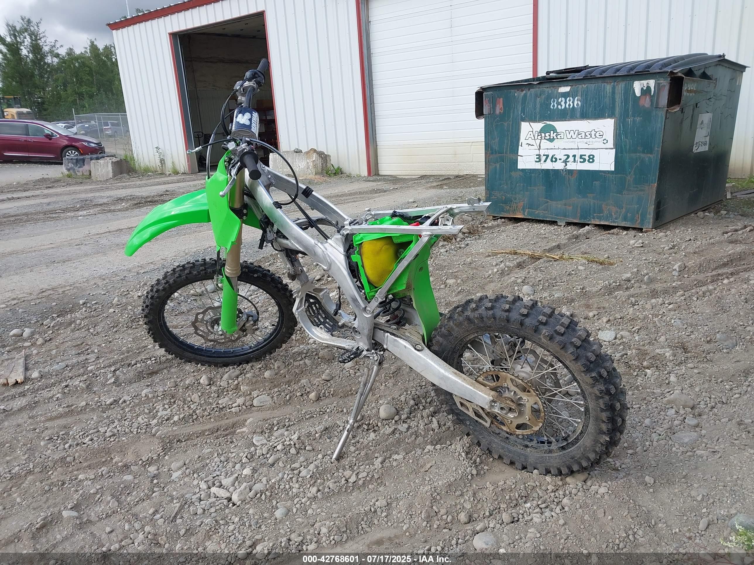 KAWASAKI KX252 image 3