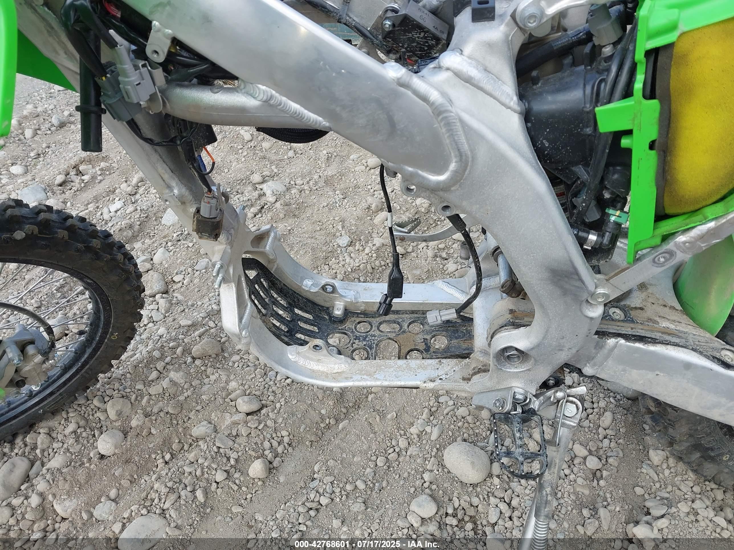 KAWASAKI KX252 image 9