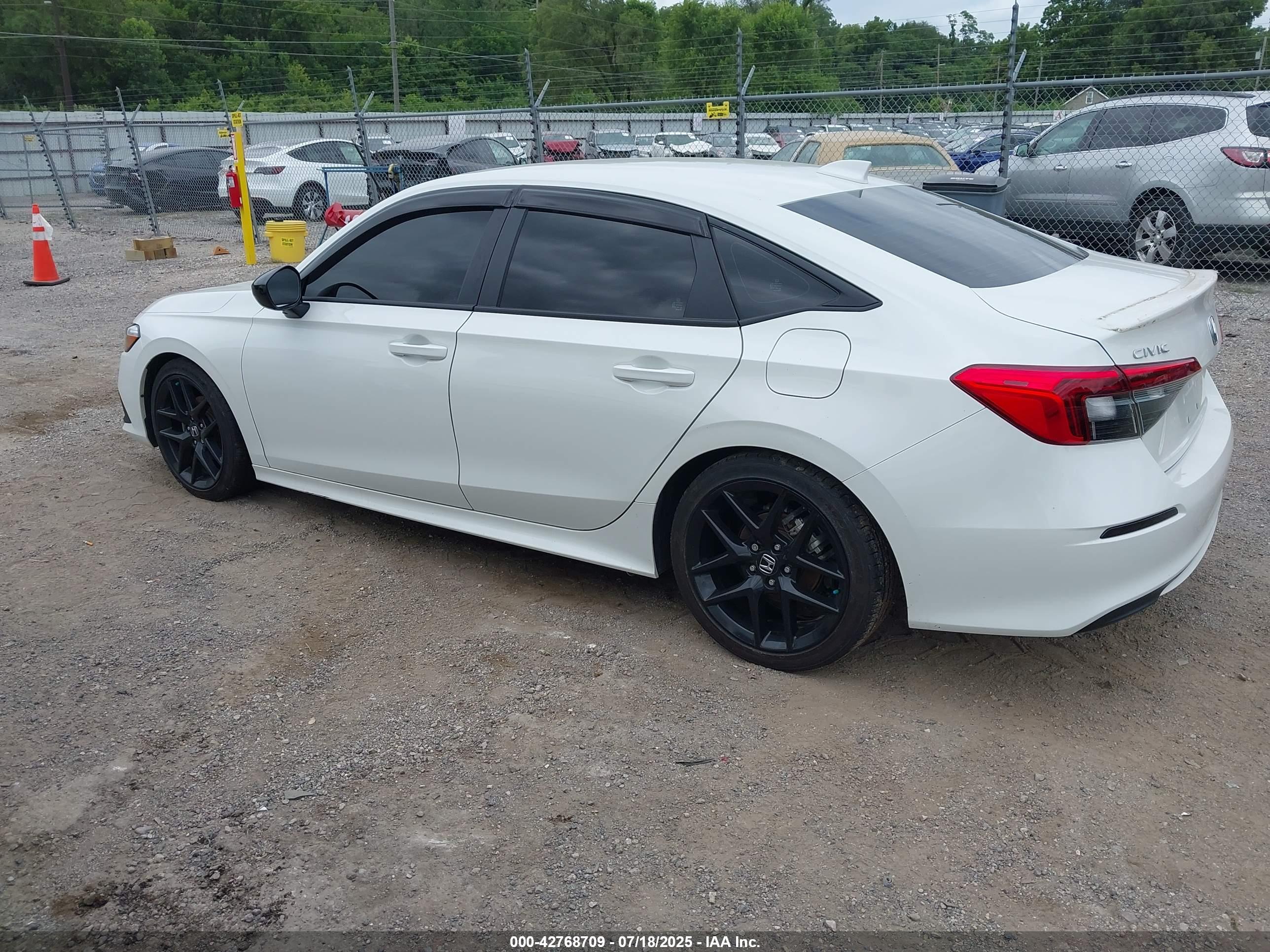 HONDA CIVIC image 3