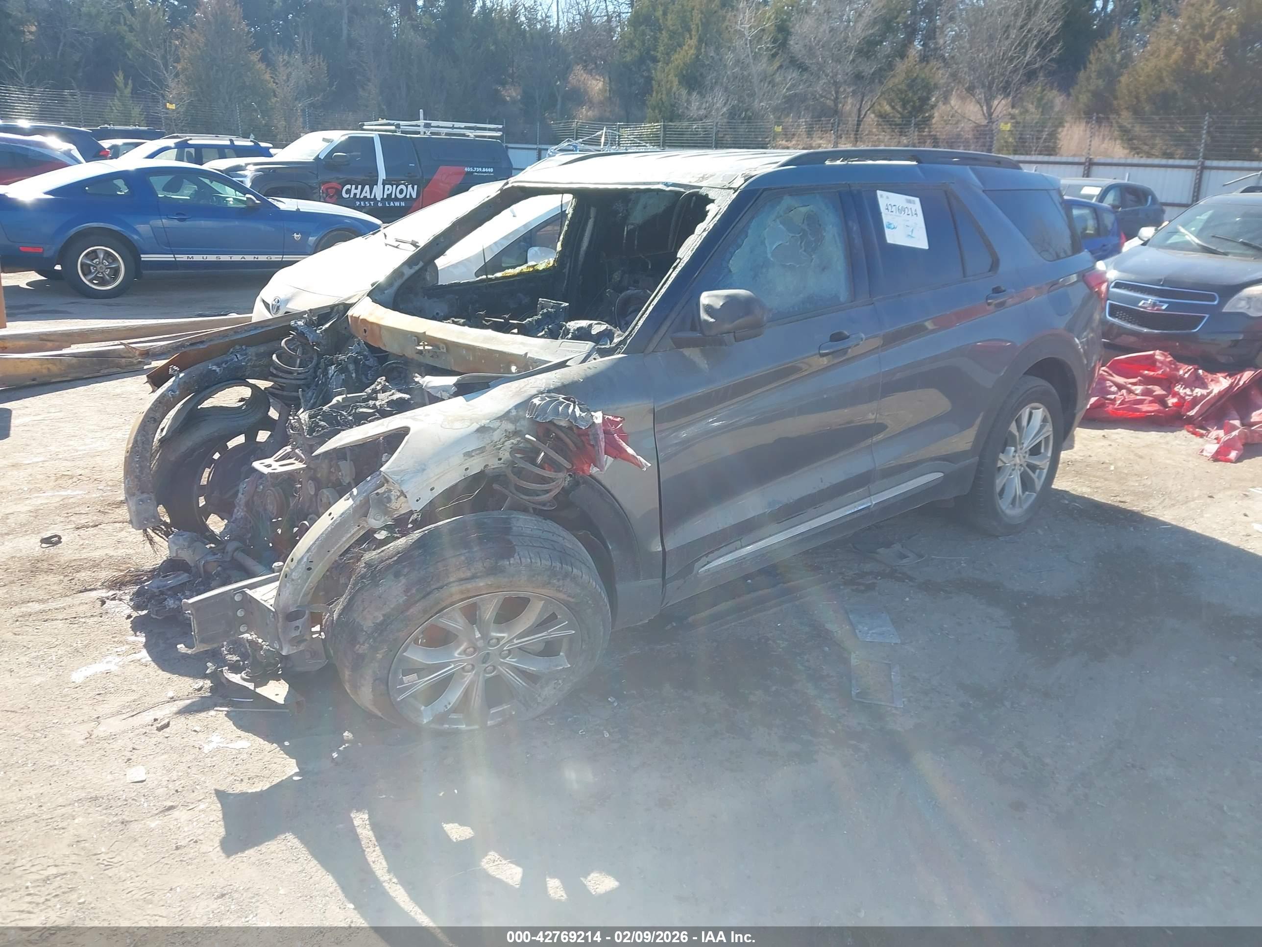 FORD EXPLORER image 2