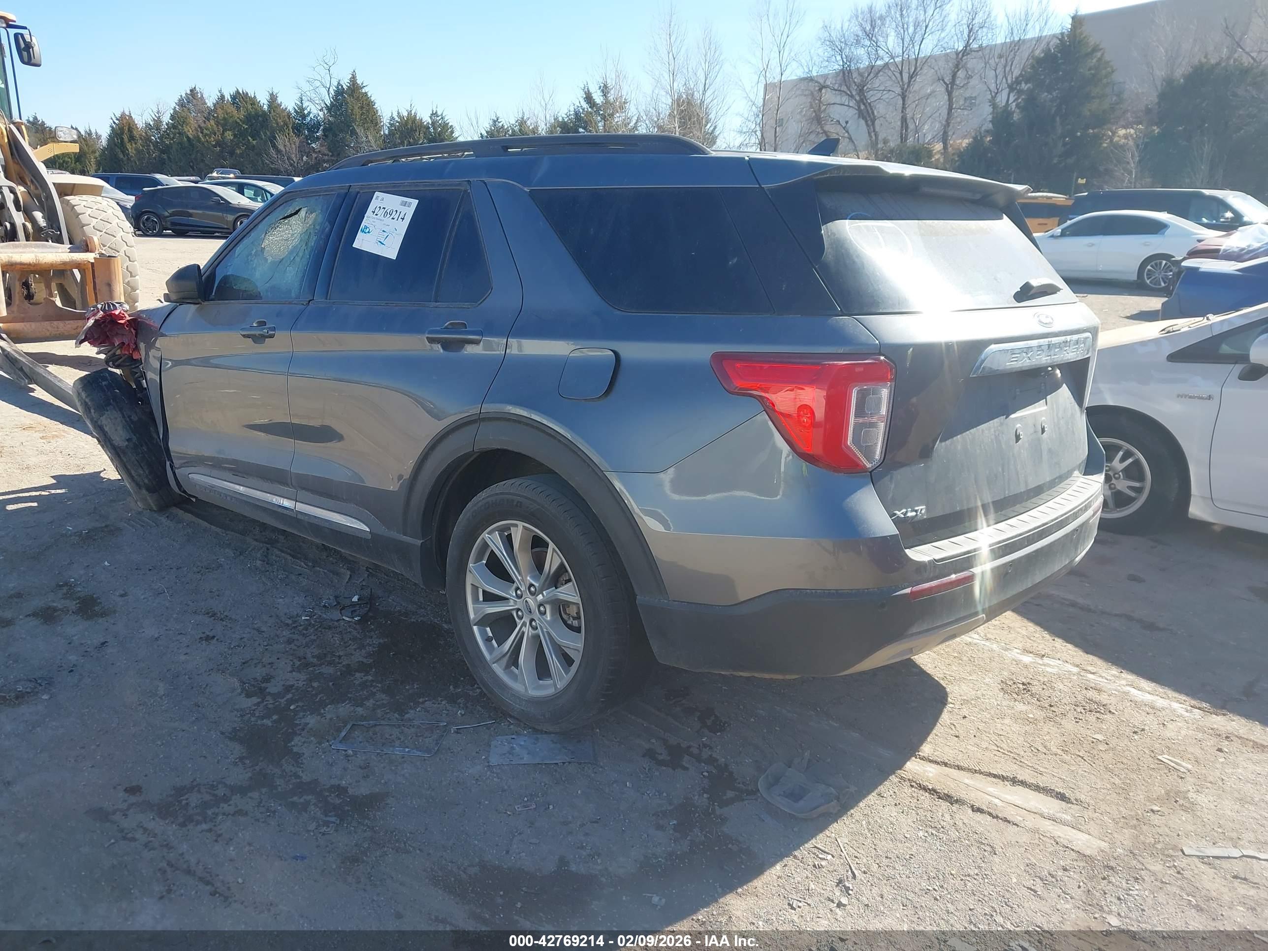 FORD EXPLORER image 3