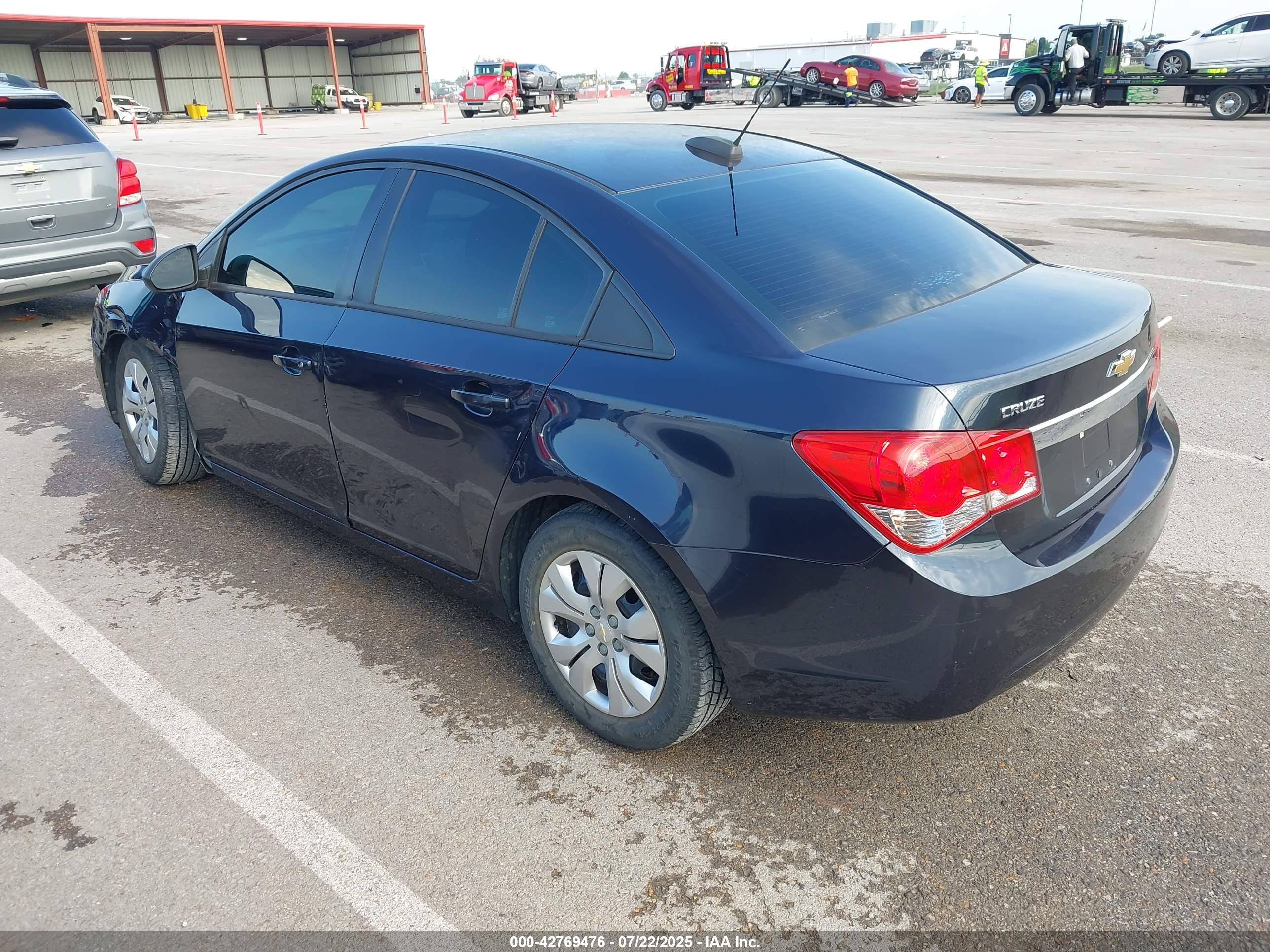CHEVROLET CRUZE image 3