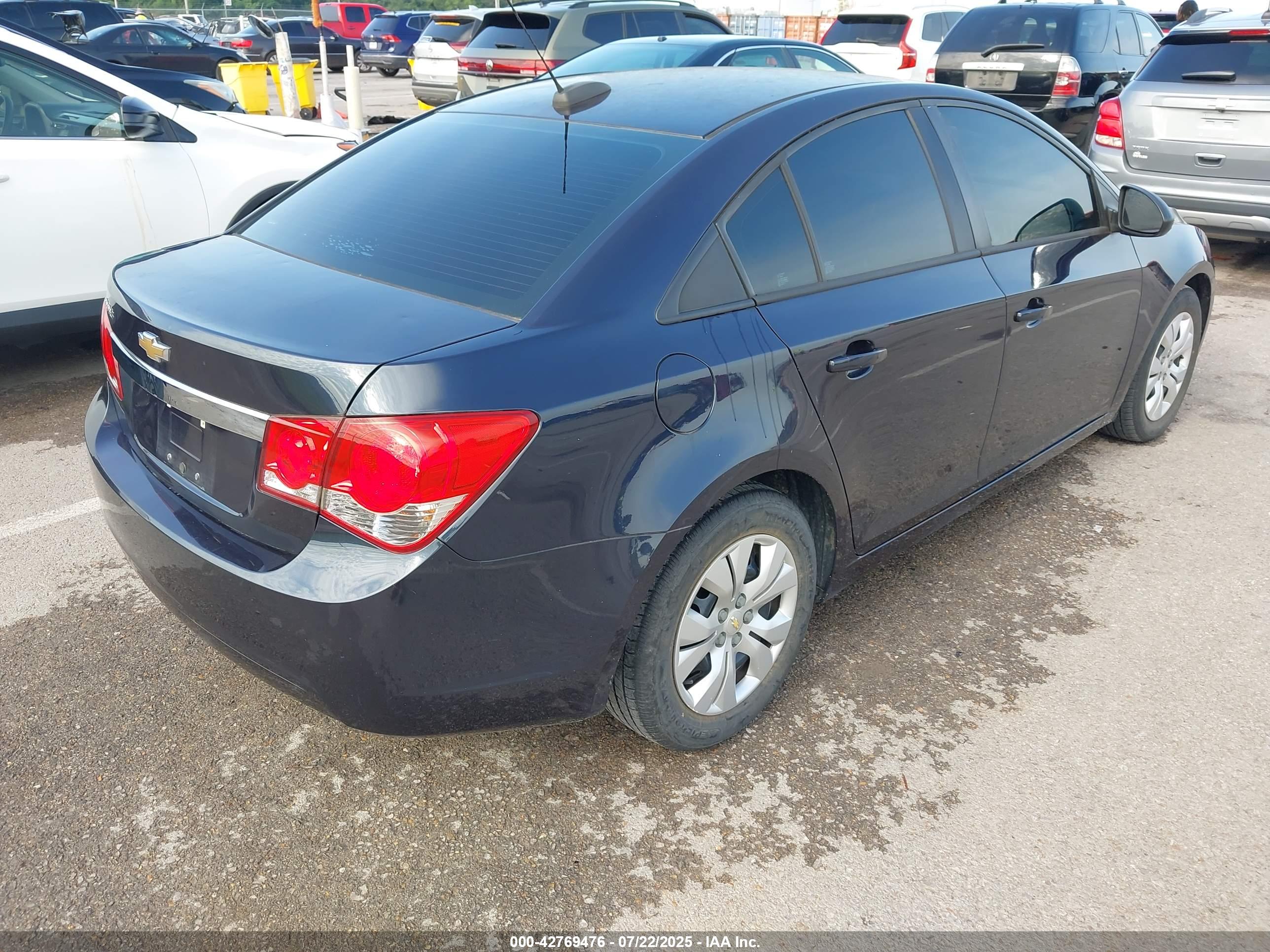 CHEVROLET CRUZE image 4