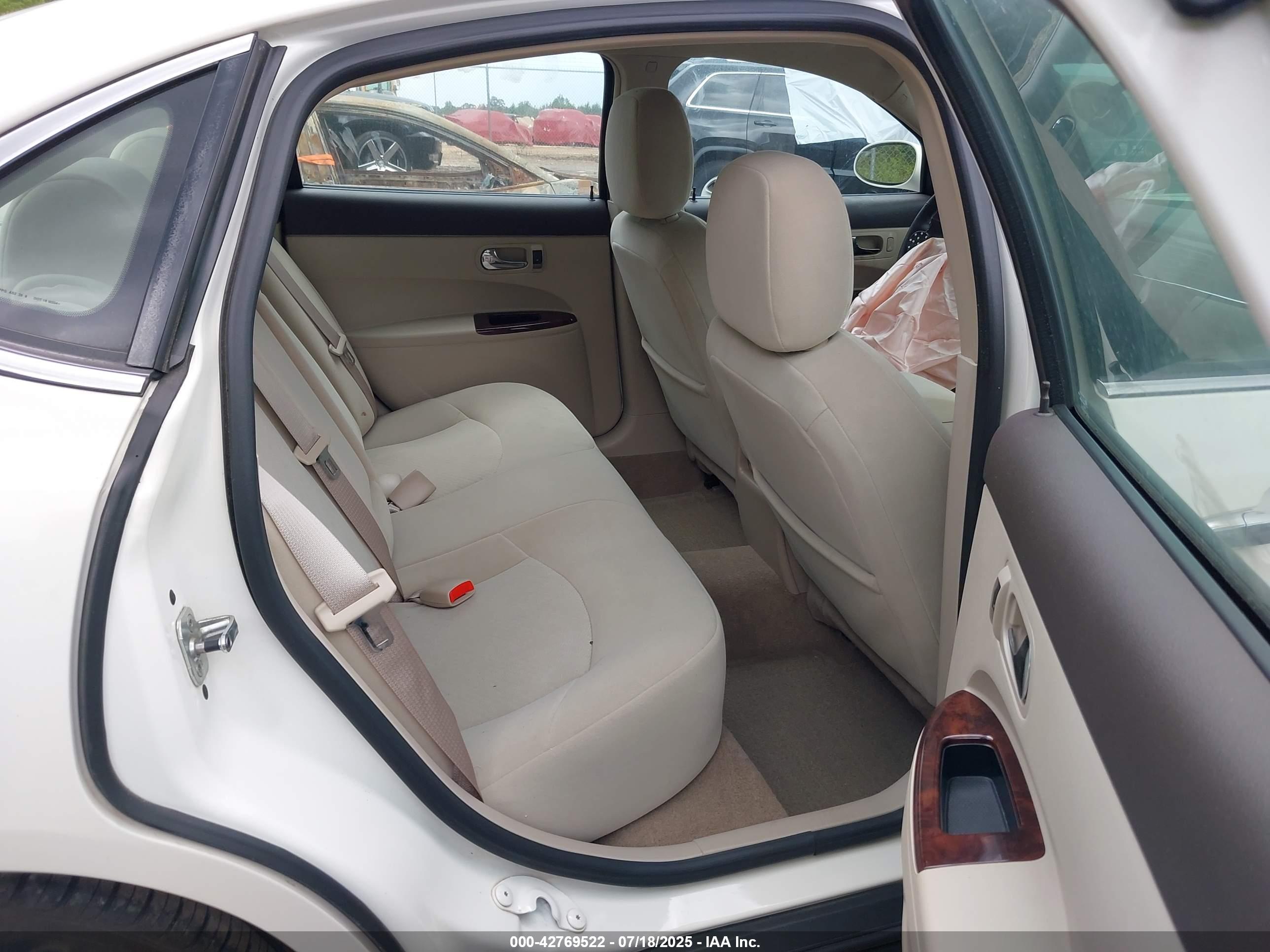 BUICK LACROSSE image 8