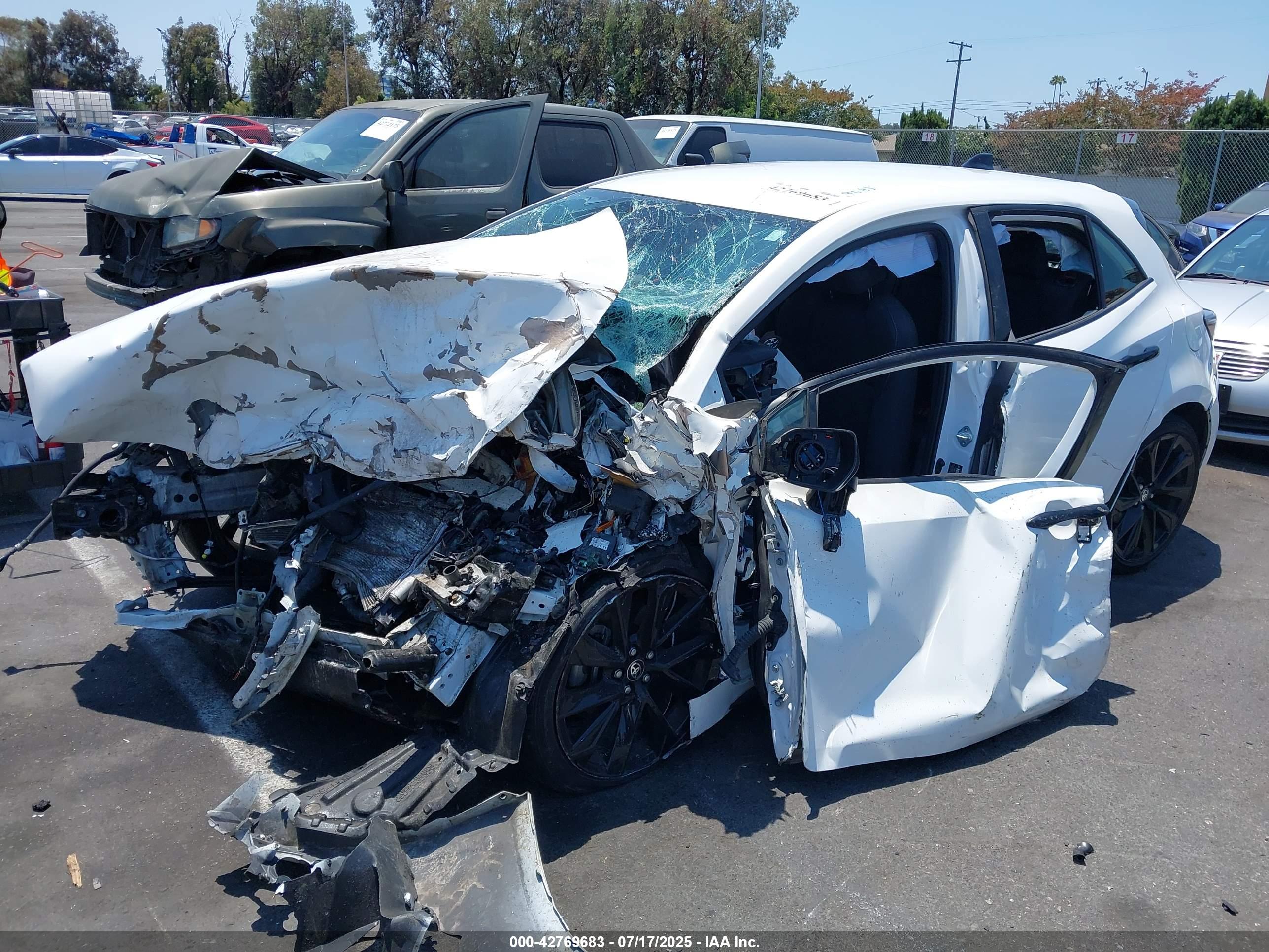 TOYOTA COROLLA image 2