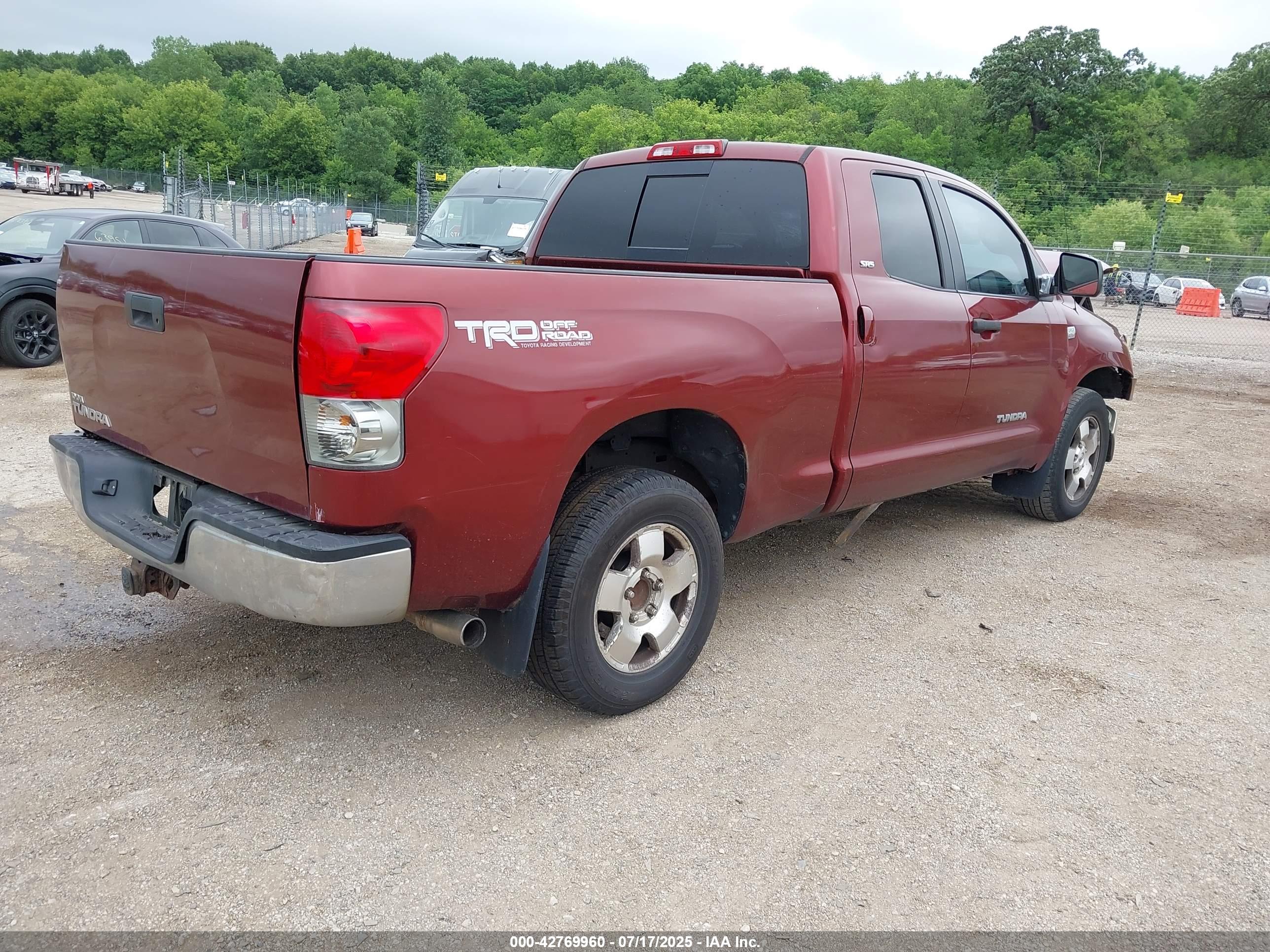 TOYOTA TUNDRA image 4