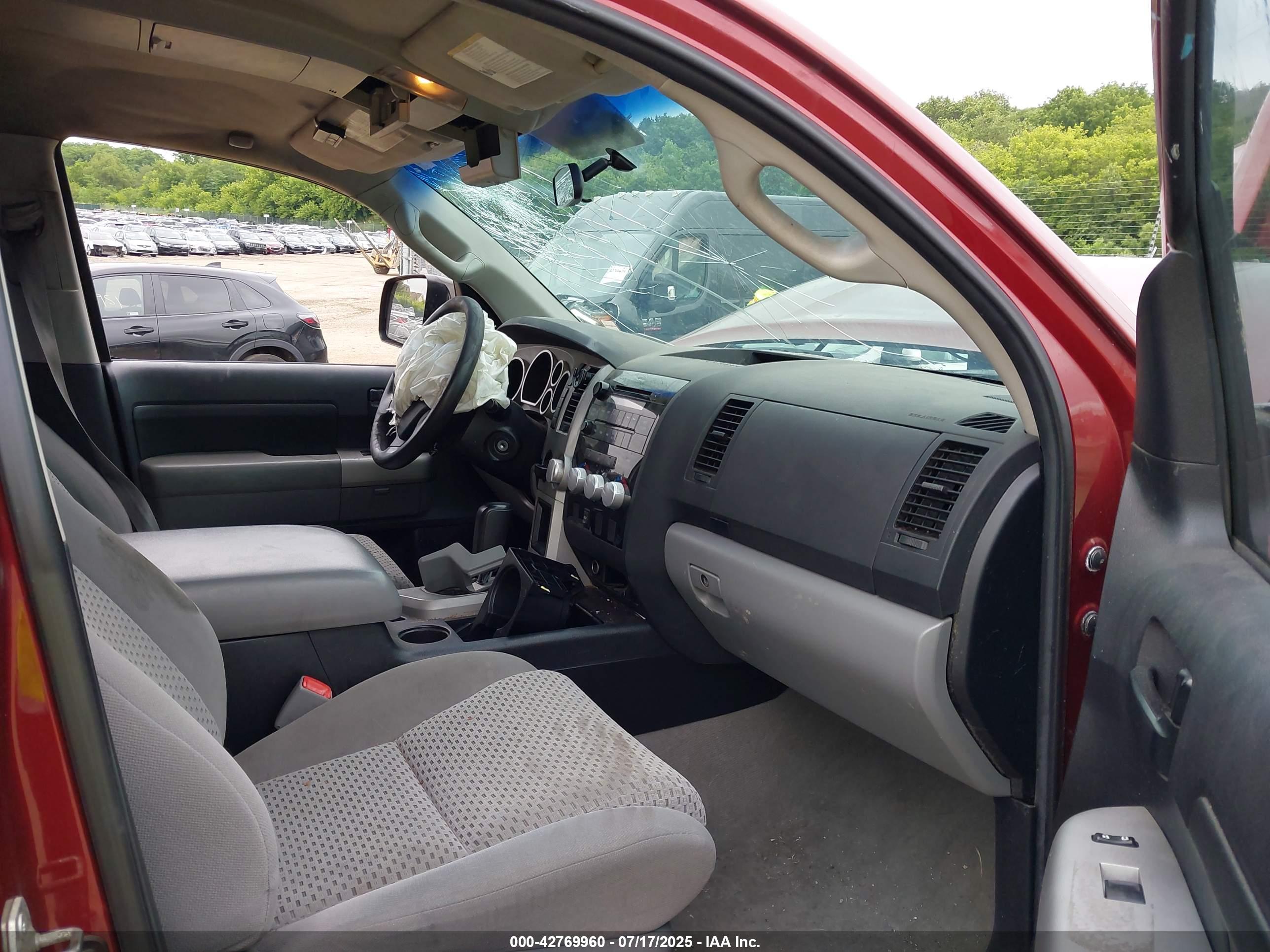 TOYOTA TUNDRA image 5
