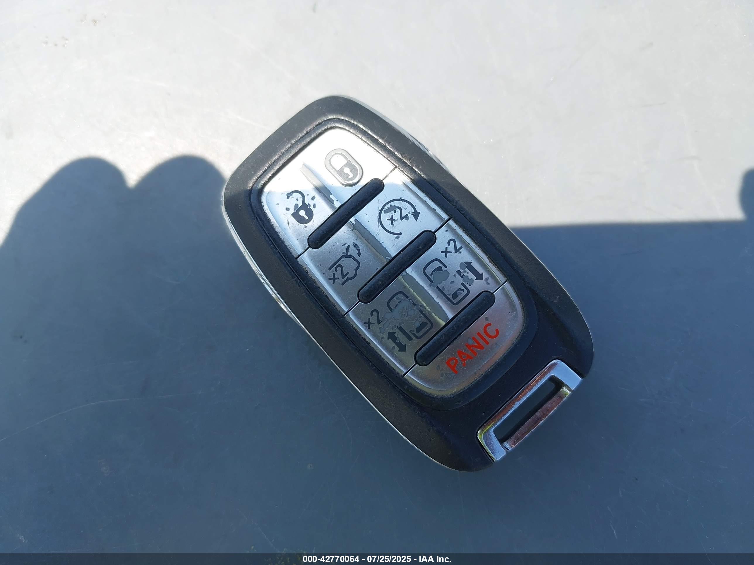 CHRYSLER VOYAGER image 11