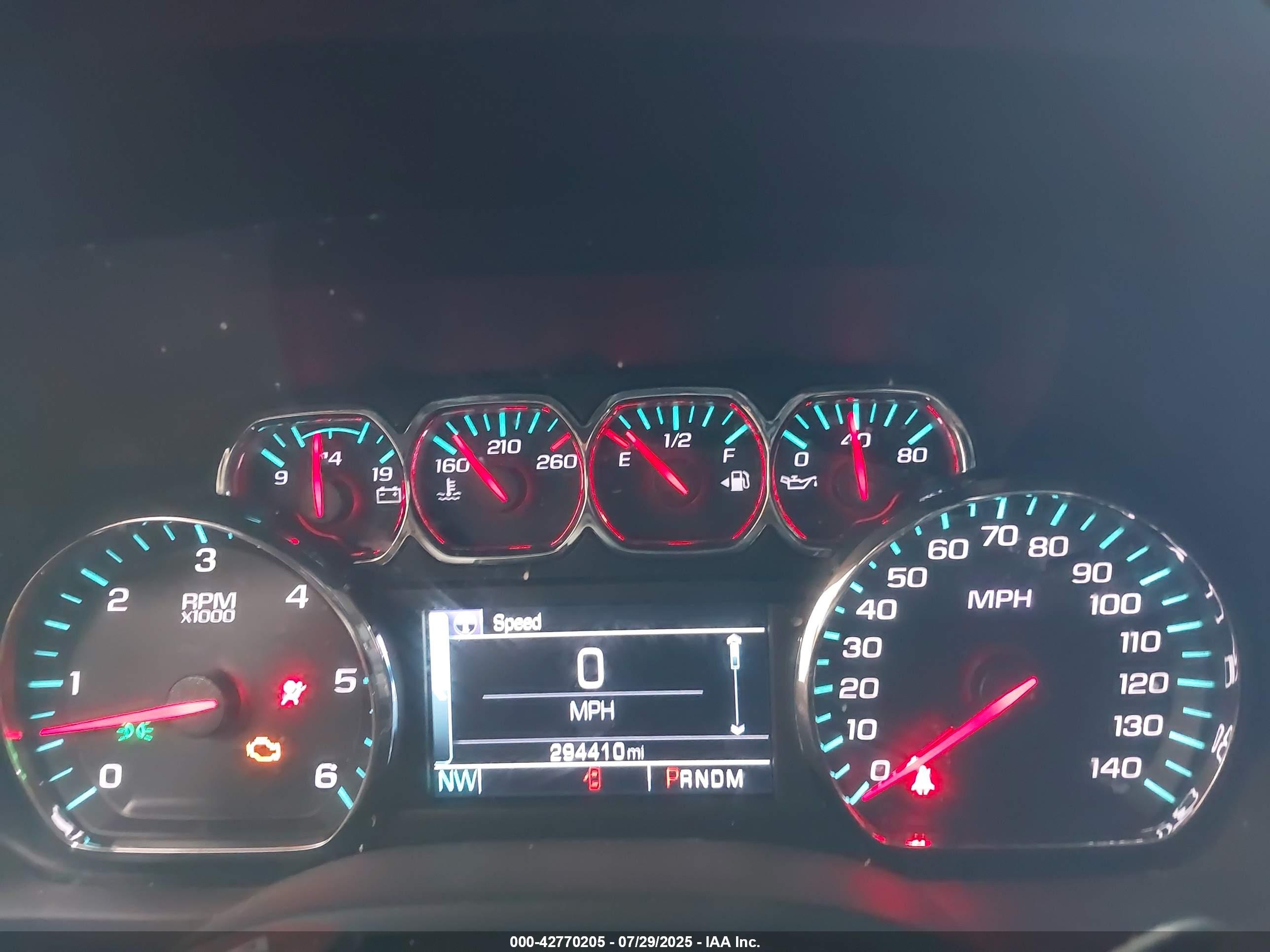 CHEVROLET SUBURBAN image 7