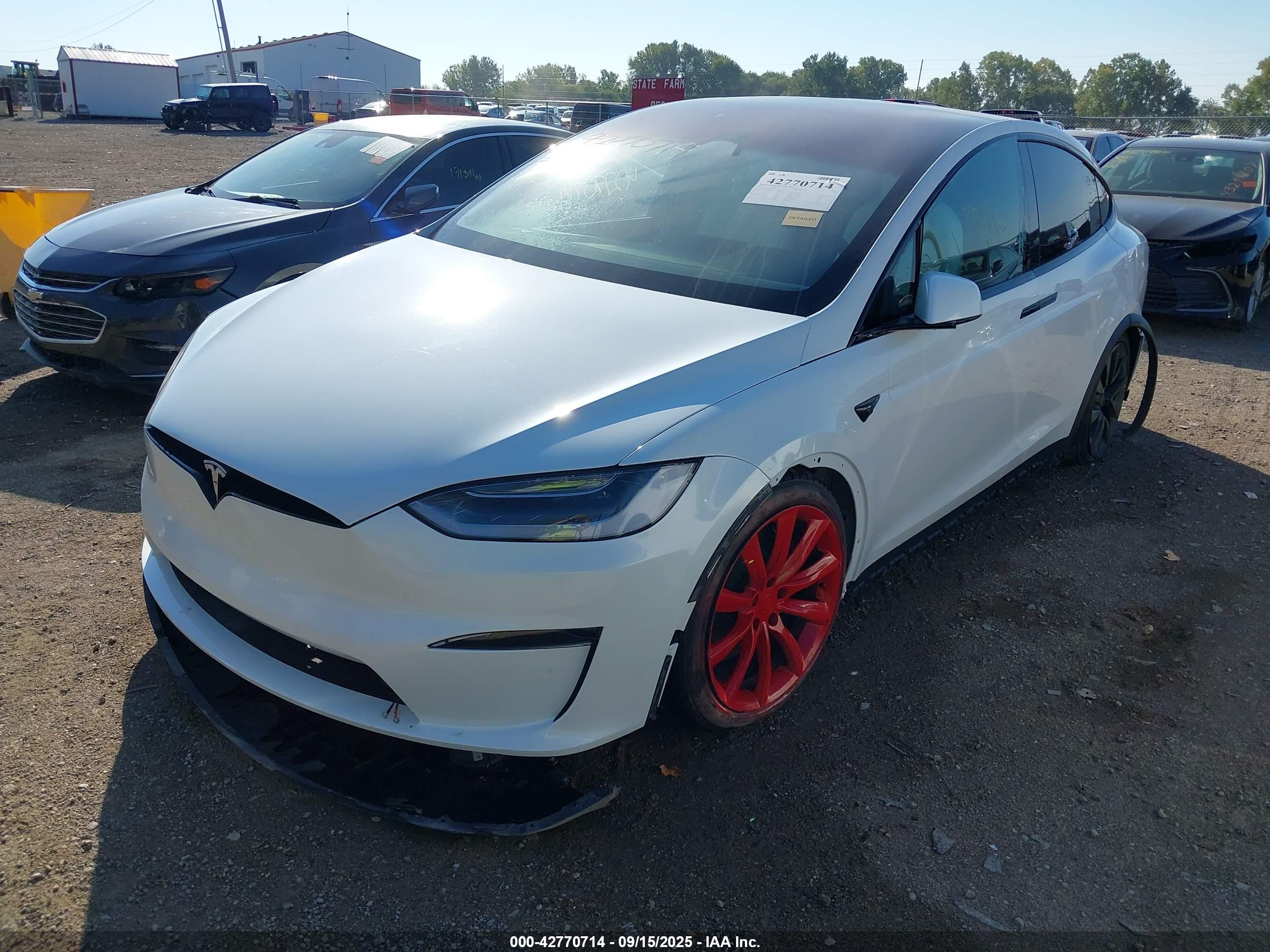 TESLA MODEL image 2