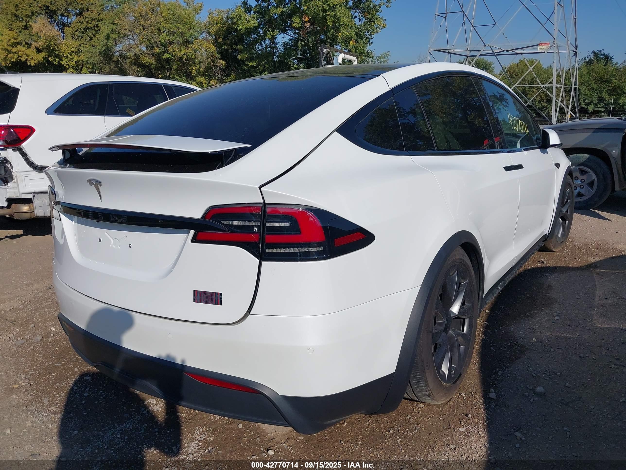 TESLA MODEL image 4