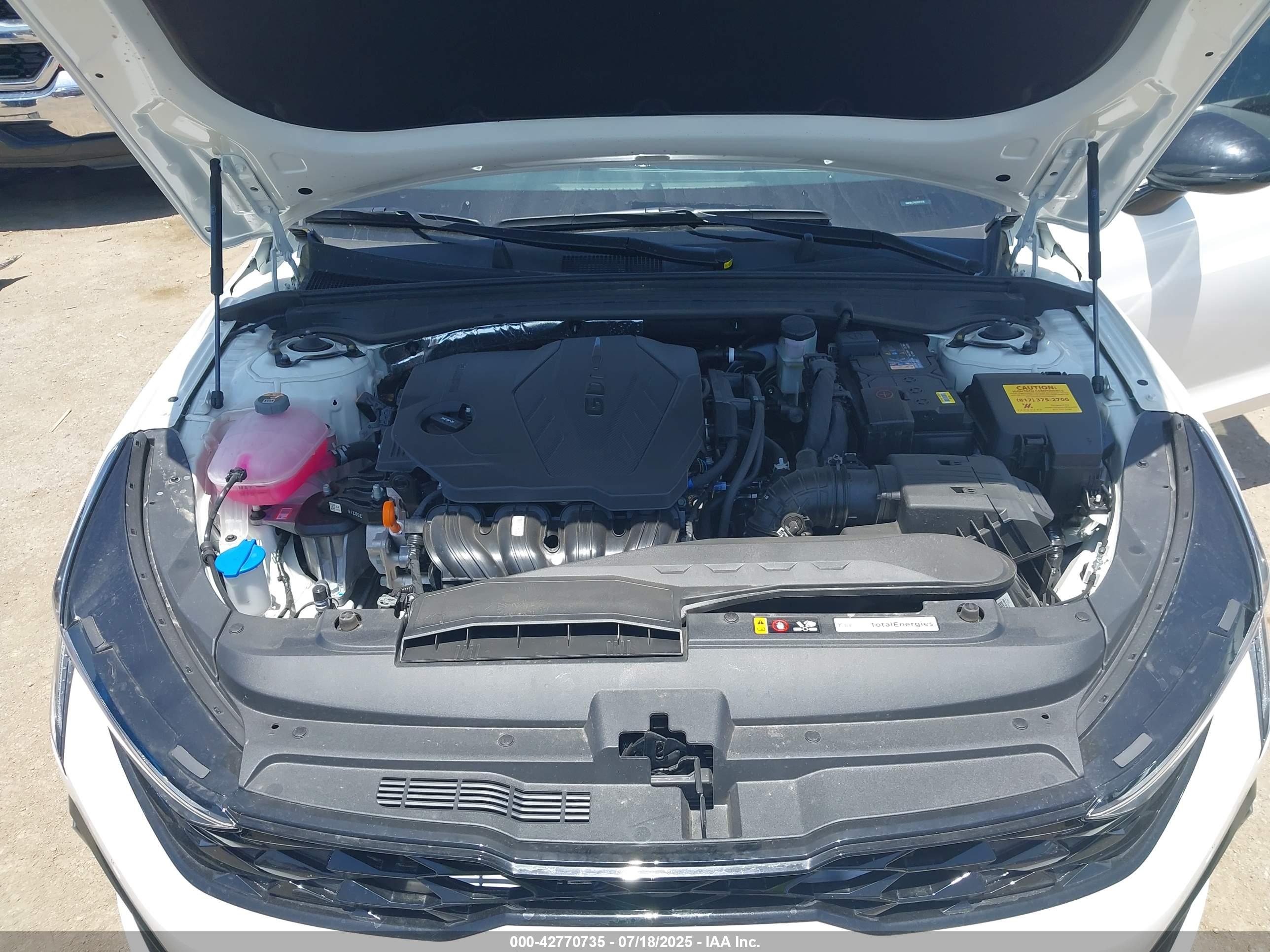 KIA K5 image 10