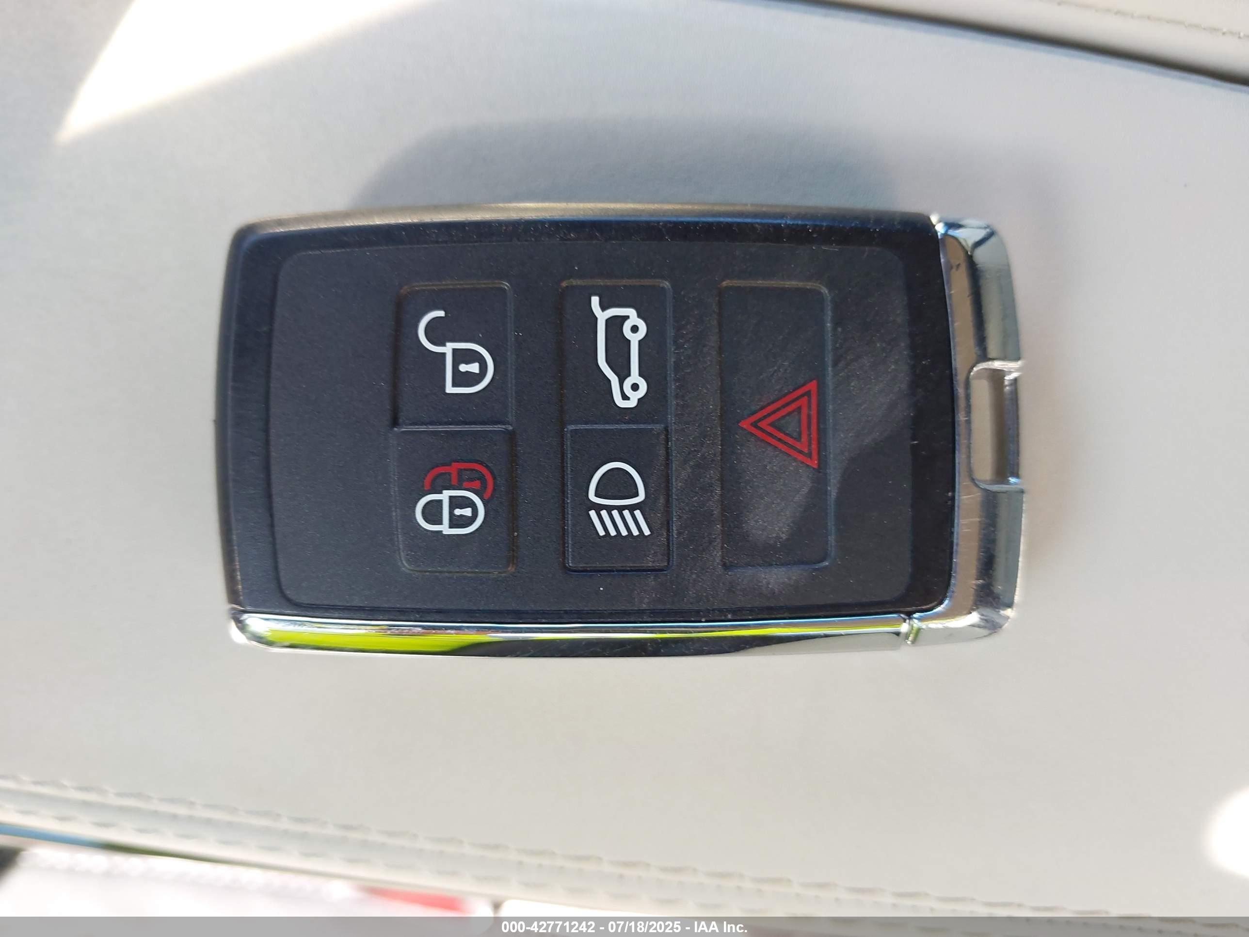 LAND ROVER image 11