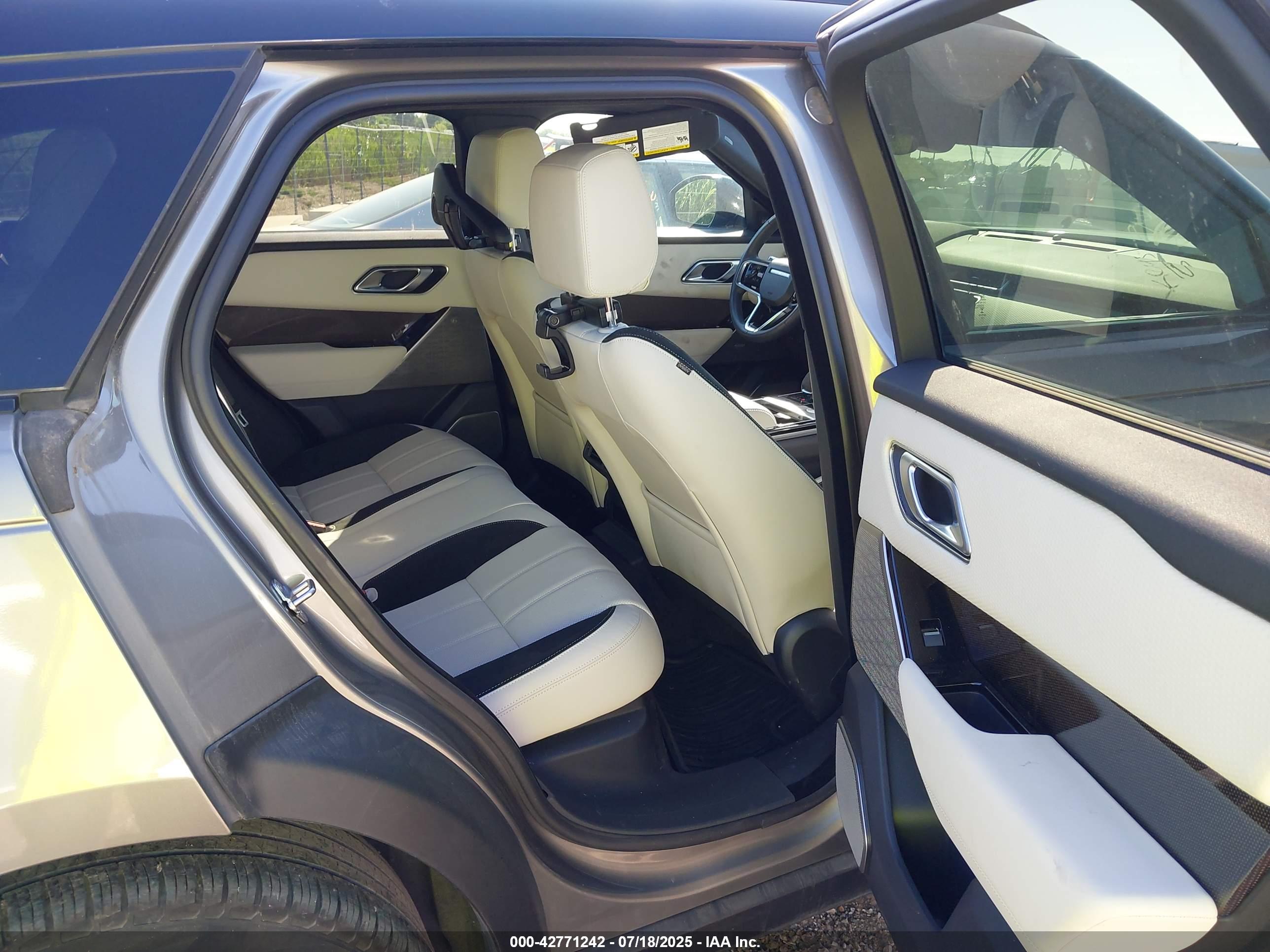 LAND ROVER image 8