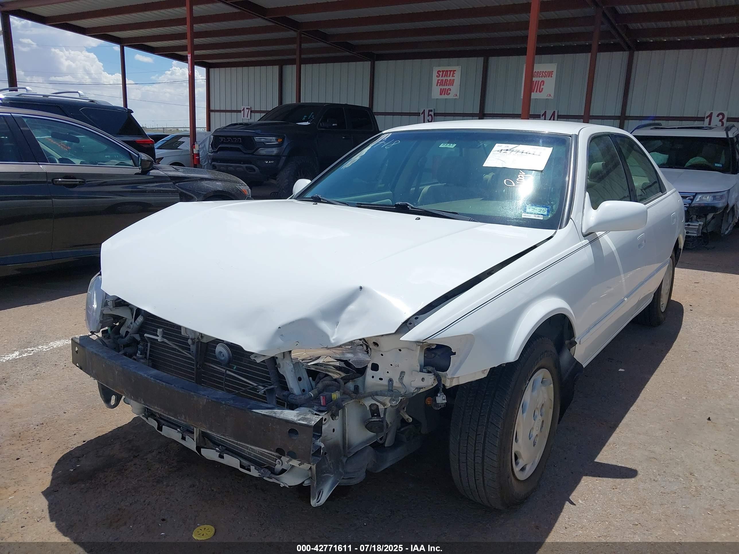 TOYOTA CAMRY image 6